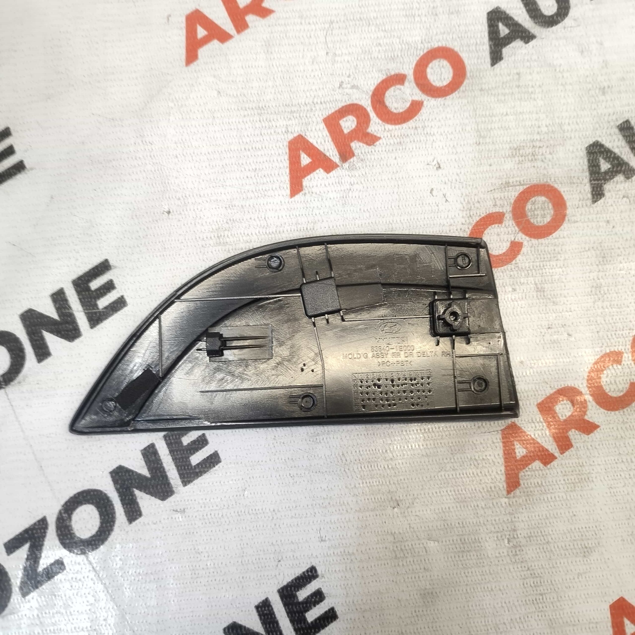 D SESH REAR DOOR VERNA REAR RIGHT 838401E000