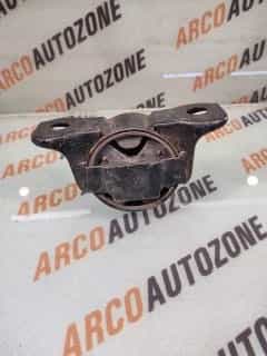 ENGINE MOUNTING KWID REDIGO RIGHT IRON BRACKET