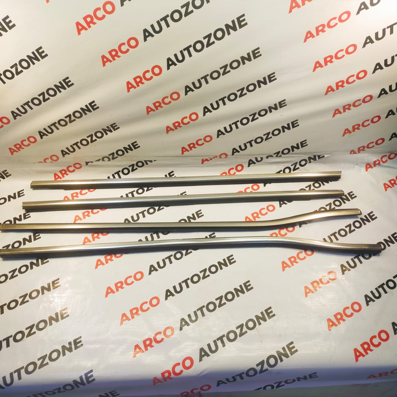 BODY OUTER WEATHERSTRIP OUTER GARNISH XUV500 CHROME