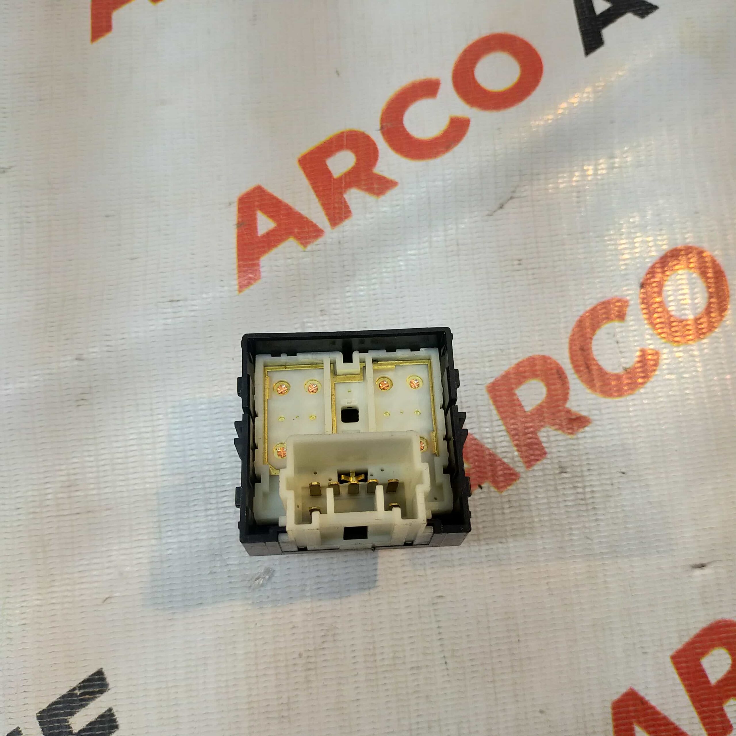 POWER WINDOW SWITCH MAIN FIGO 2 DOOR IMP