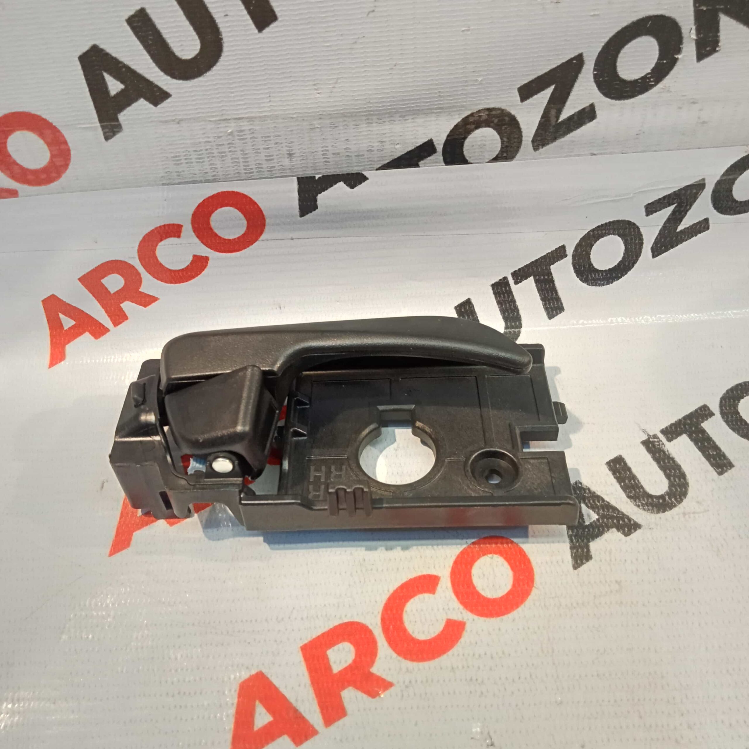 RC LEVER INNER HANDLE GRAND XCENT FRONT RIGHT BLACK HYU 82620B4000