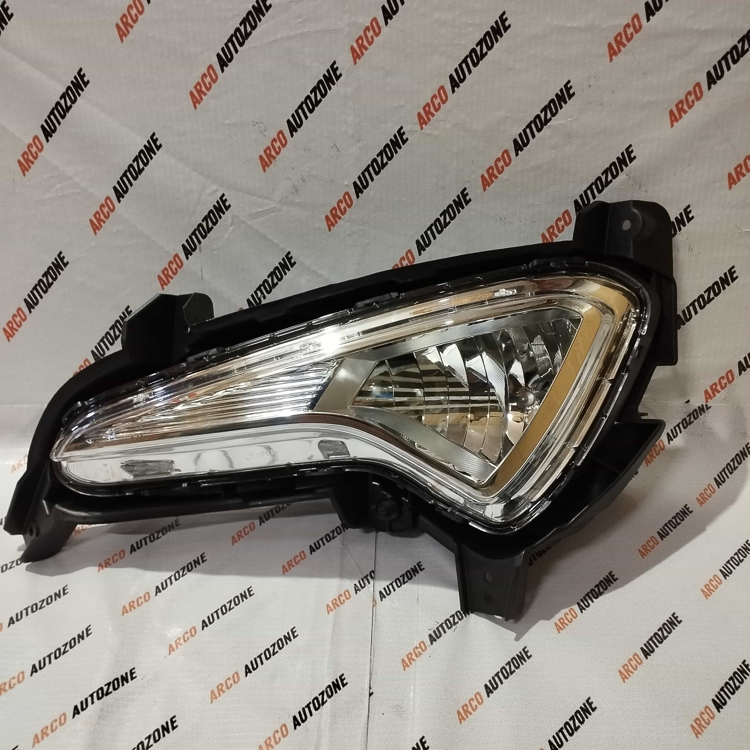 FOG LAMP VERNA 16 LEFT HYU 922011V600