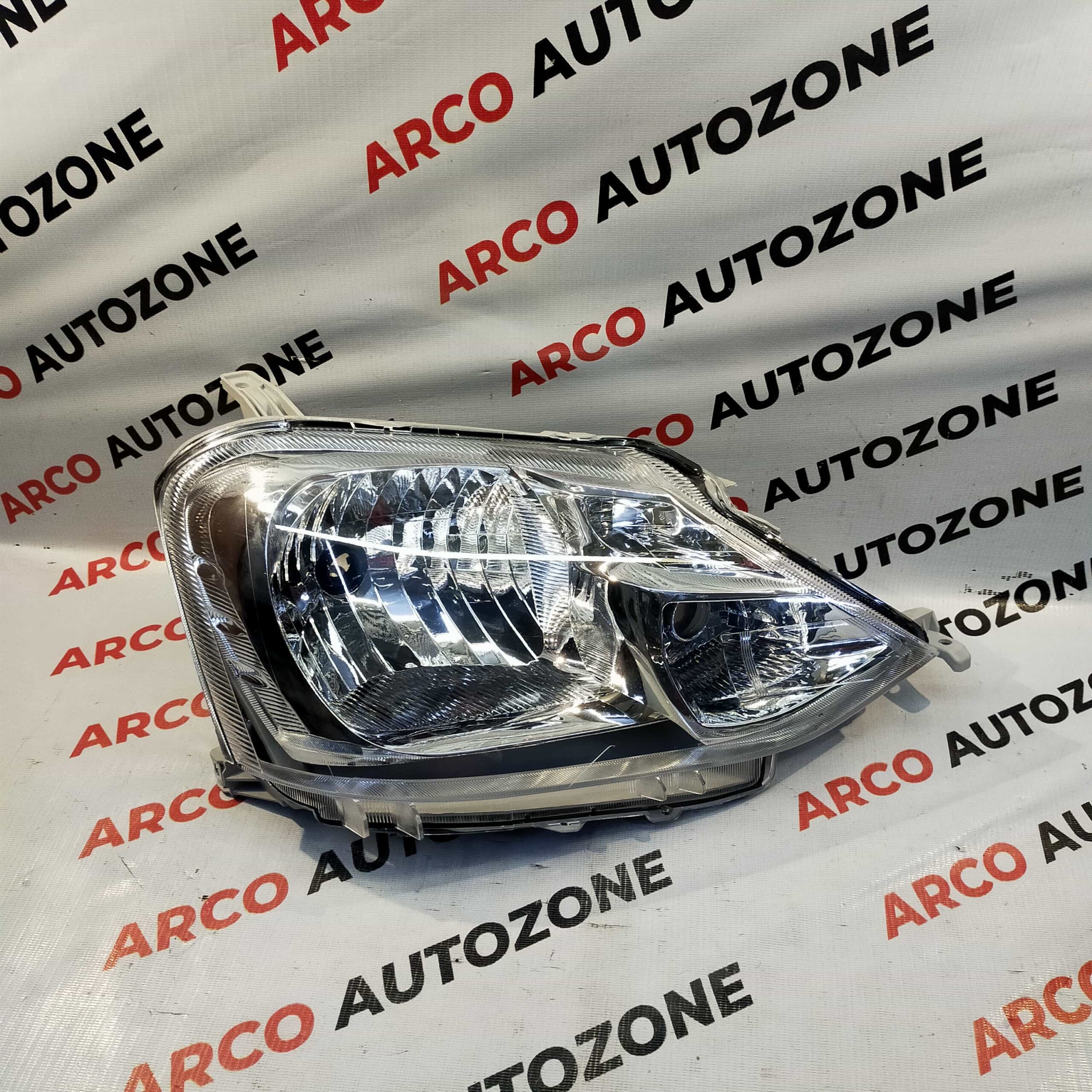 LIGHTING HEAD LIGHT ETIOS RIGHT LUM 072HLUETOSR
