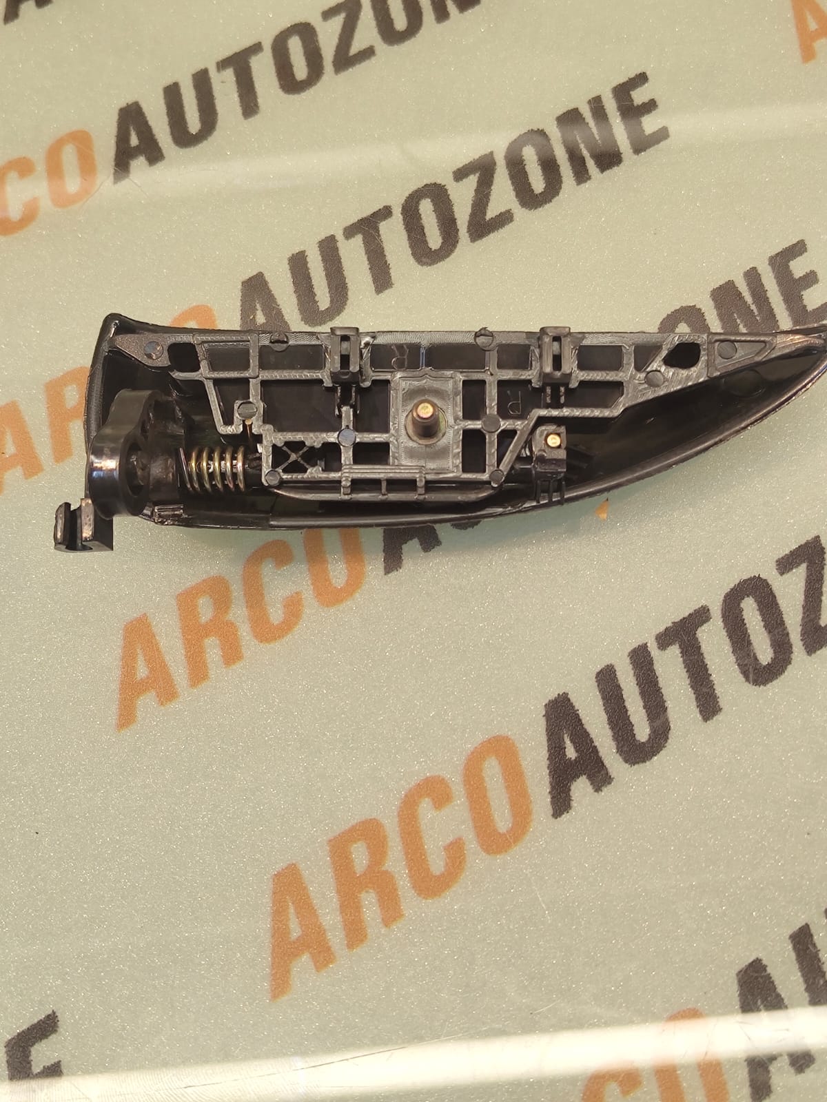 OUTER HANDLE KWID RIGHT ACC RNA004167RH