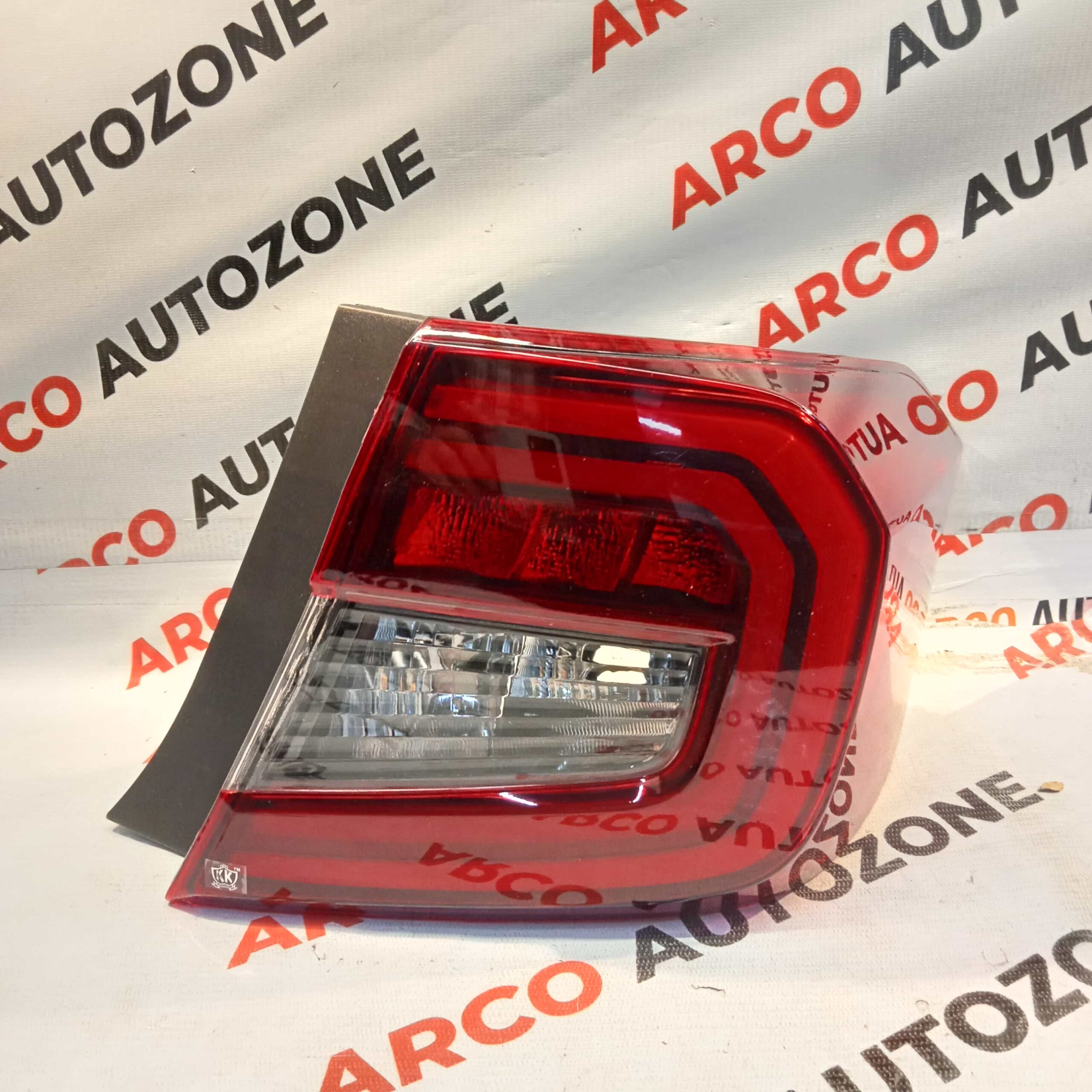 LIGHTING TAIL LIGHT AMAZE 18 T4 LED RIGHT KK9138RH