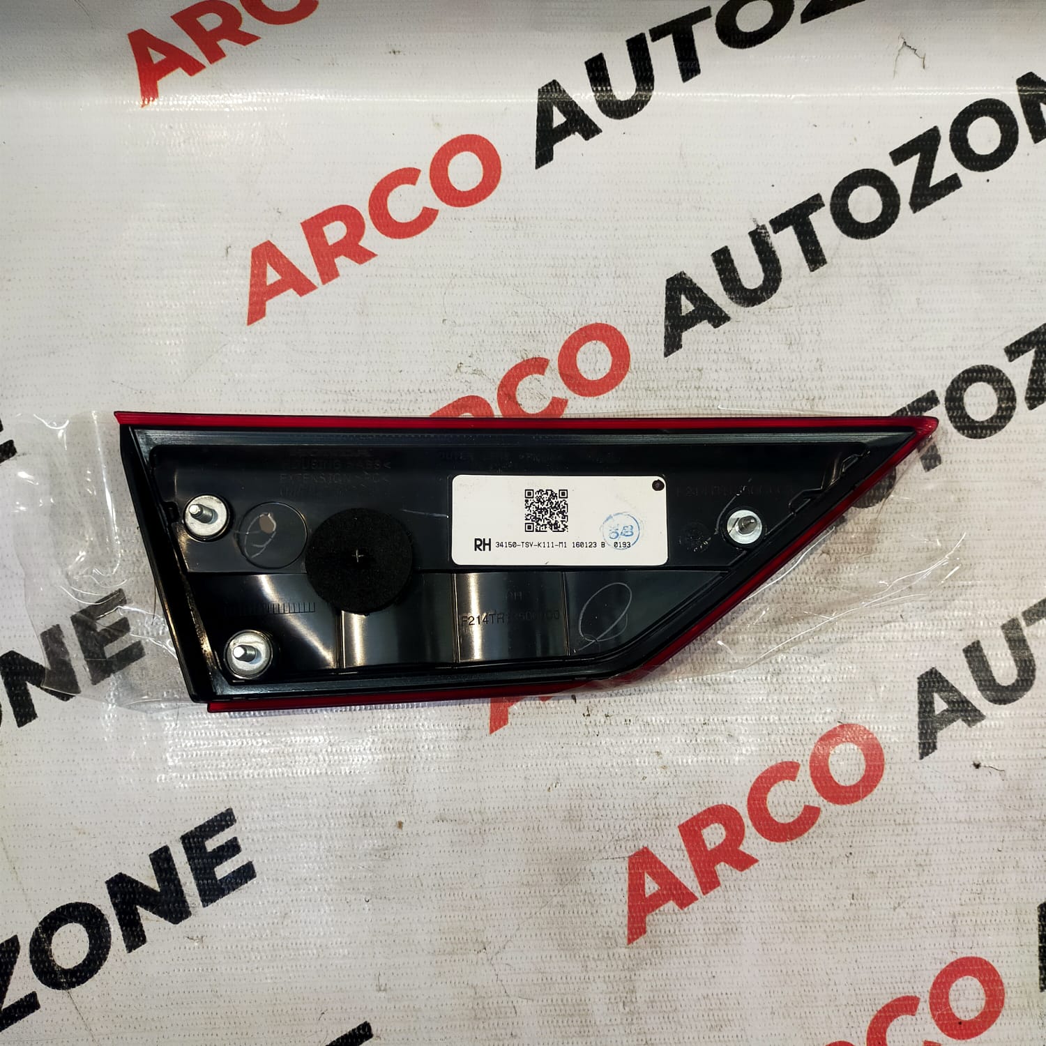 DICKY LIGHT AMAZE 18 LED RIGHT HON 34150TSVK111