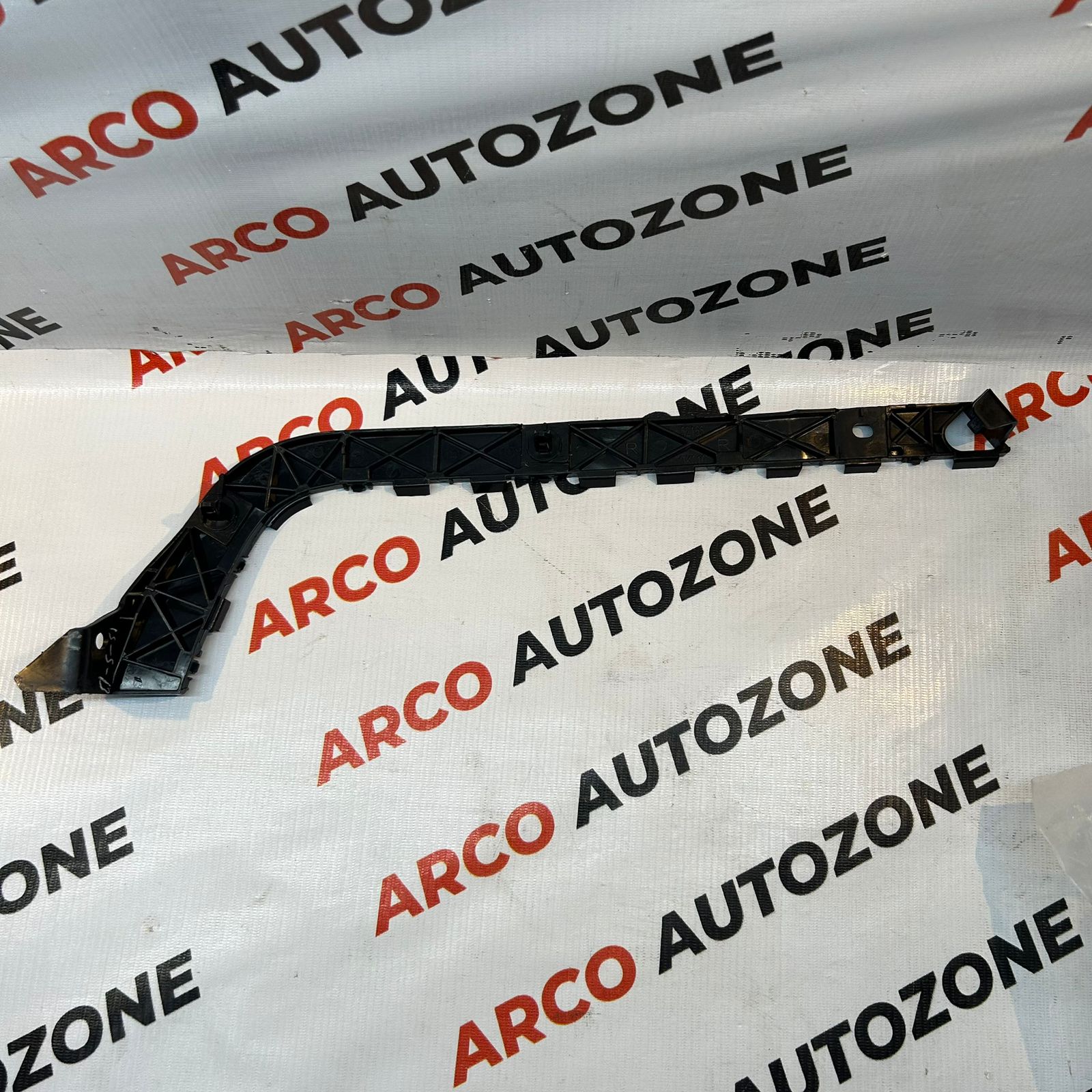 REAR BUMPER BRACKET INNOVA RIGHT ACCU TYDINARBBR