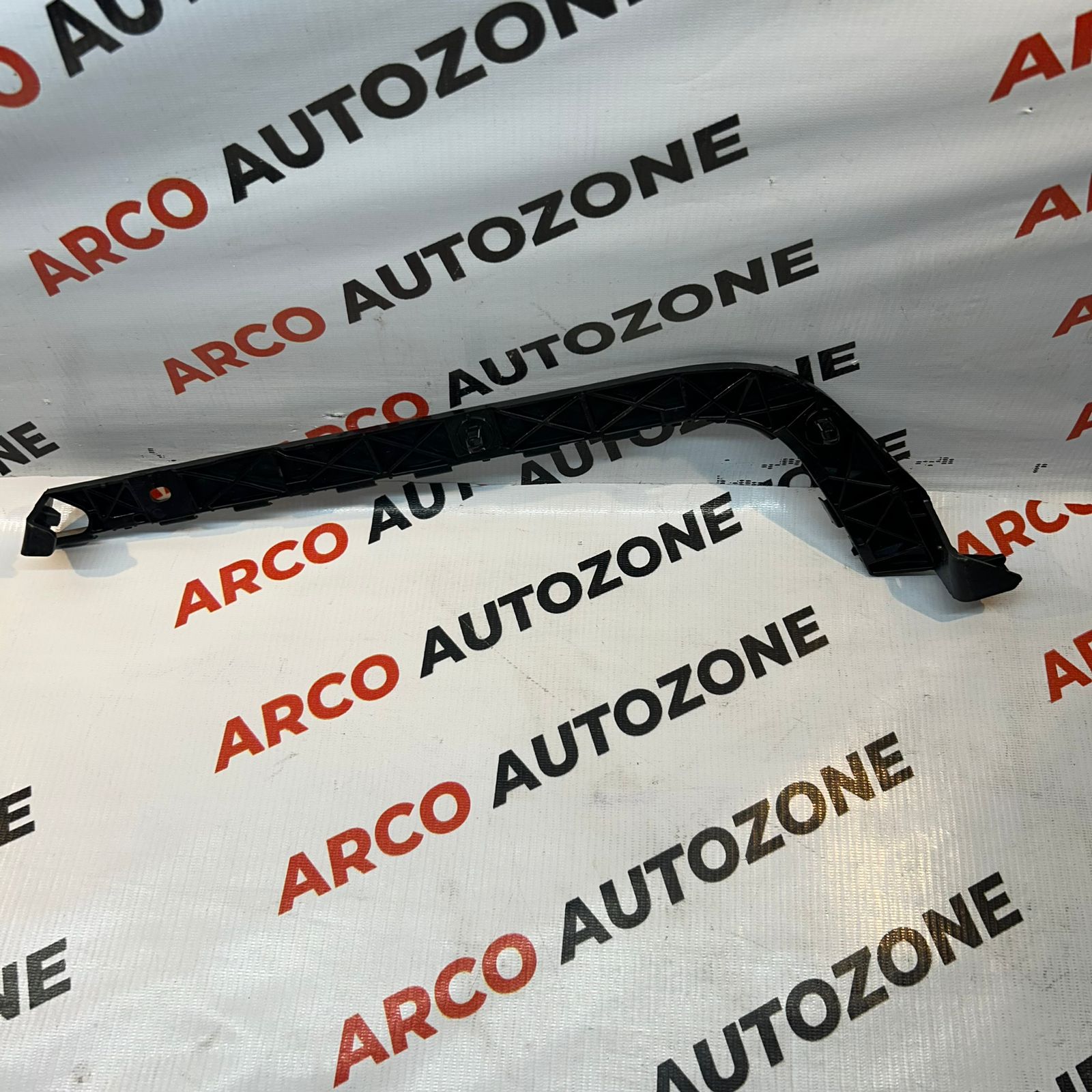 REAR BUMPER BRACKET INNOVA LEFT ACC TYDINARBBL