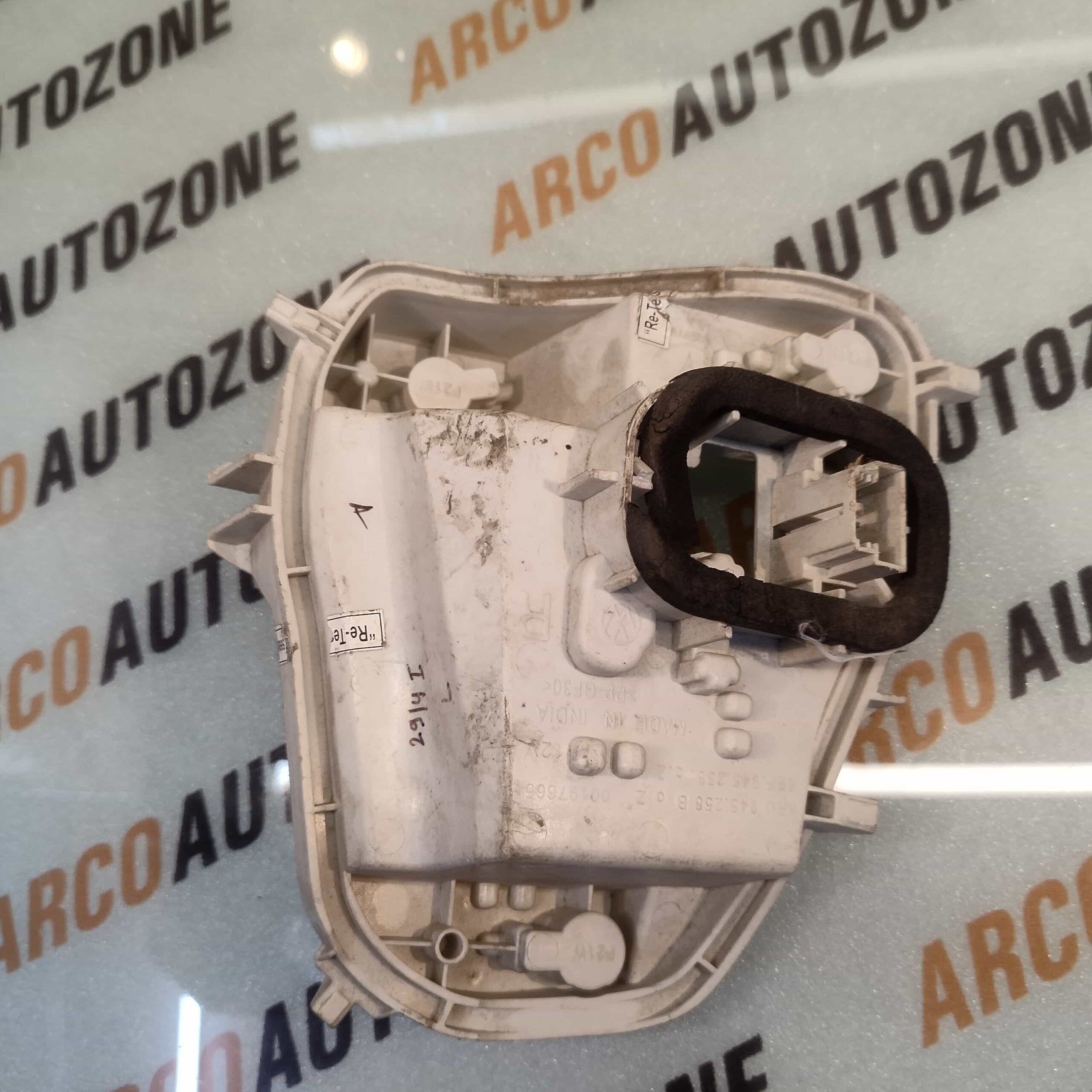TAIL LIGHT HOLDER VENTO T2 RIGHT HOLDER