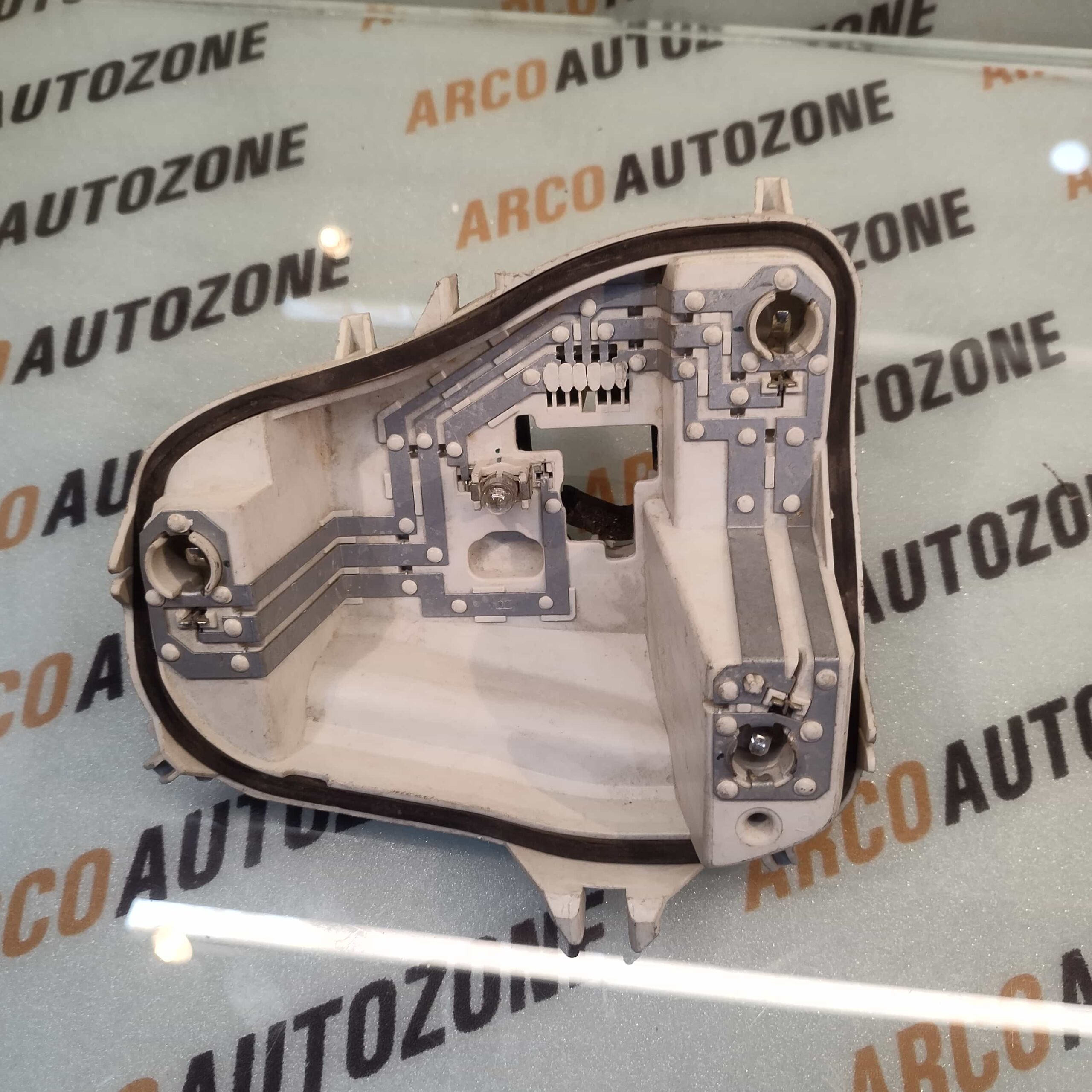 TAIL LIGHT HOLDER VENTO T2 RIGHT HOLDER