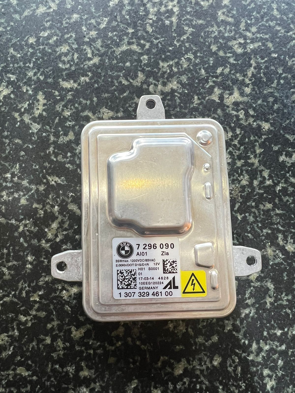 HEAD LIGHT BLASTER BMW MERC HEAD LIGHT BLASTER 7296090