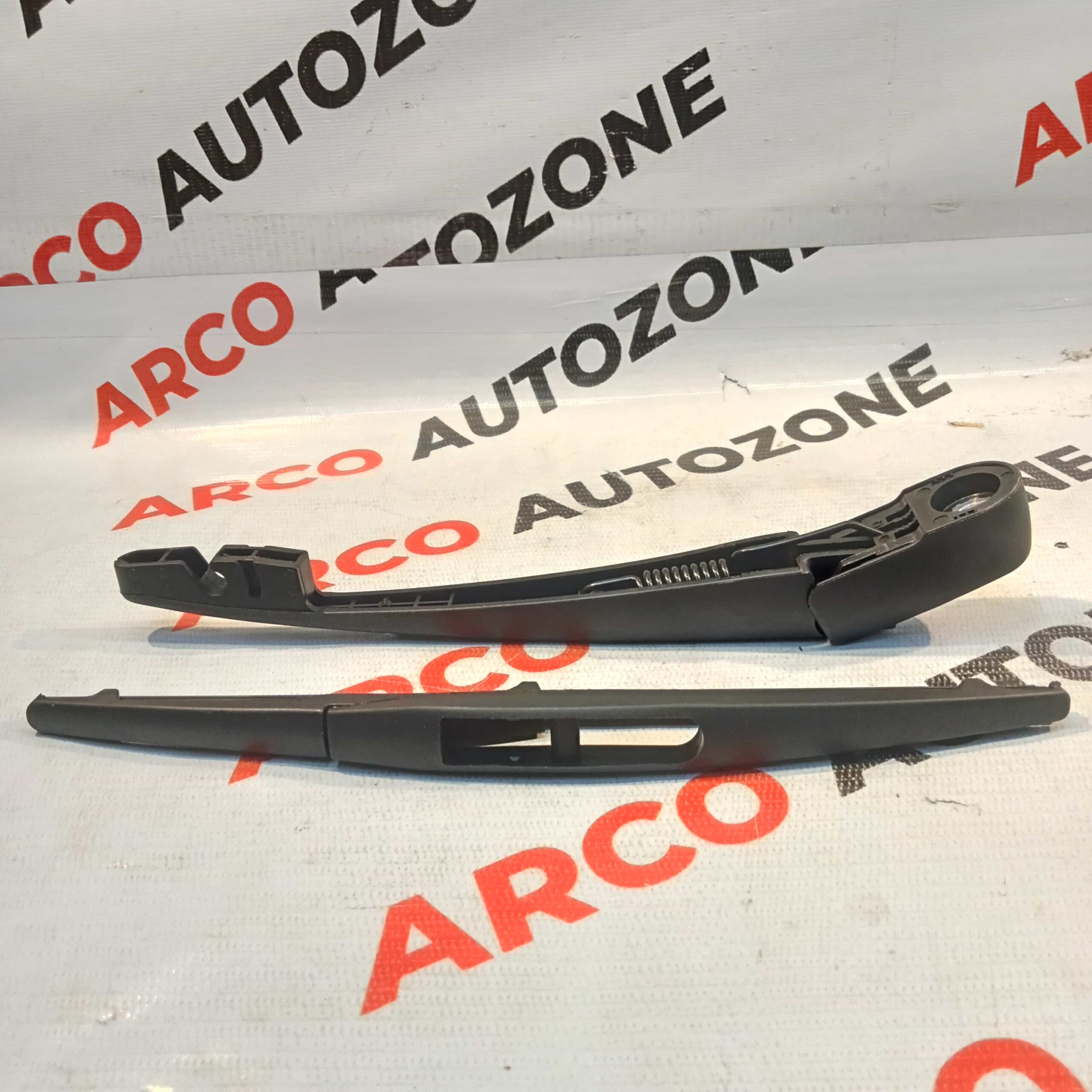 REAR WIPR ARM WI BLAD TIAGO COMPLETE