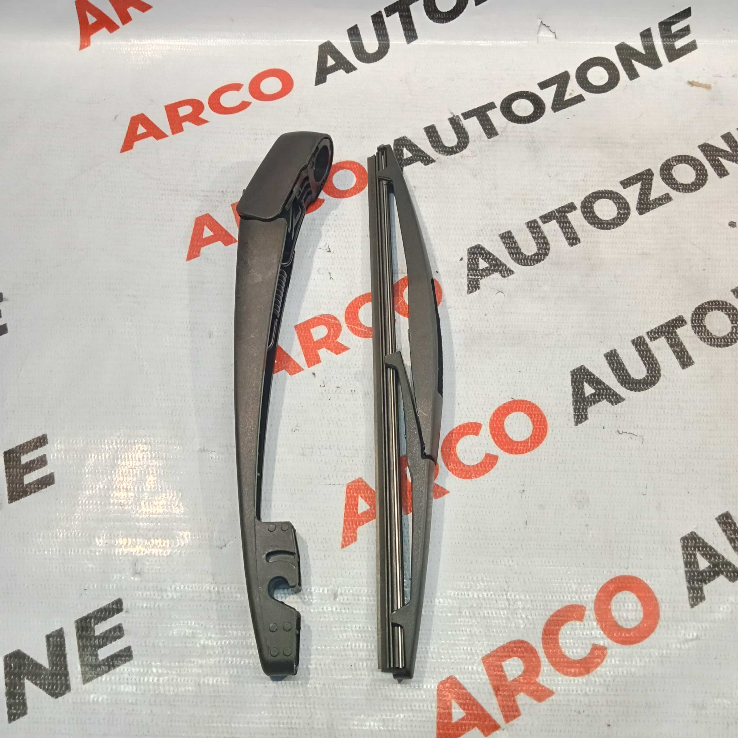 REAR WIPR ARM WI BLAD TIAGO COMPLETE