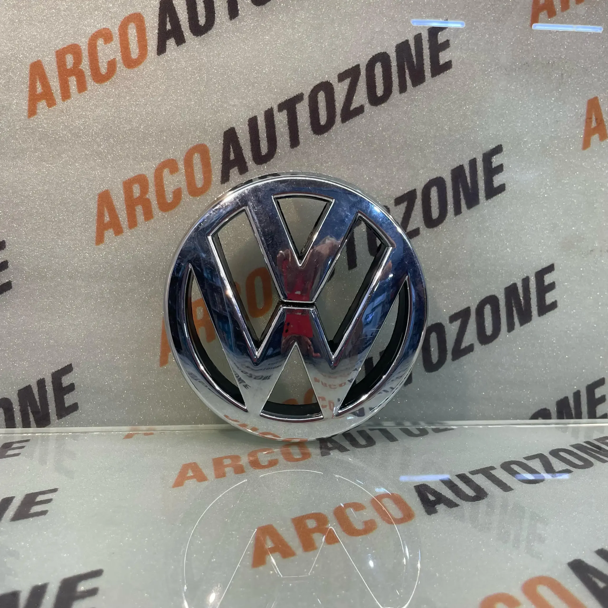 FRONT GRILL LOGO POLO VENTO T1 IMP 6R0853600A