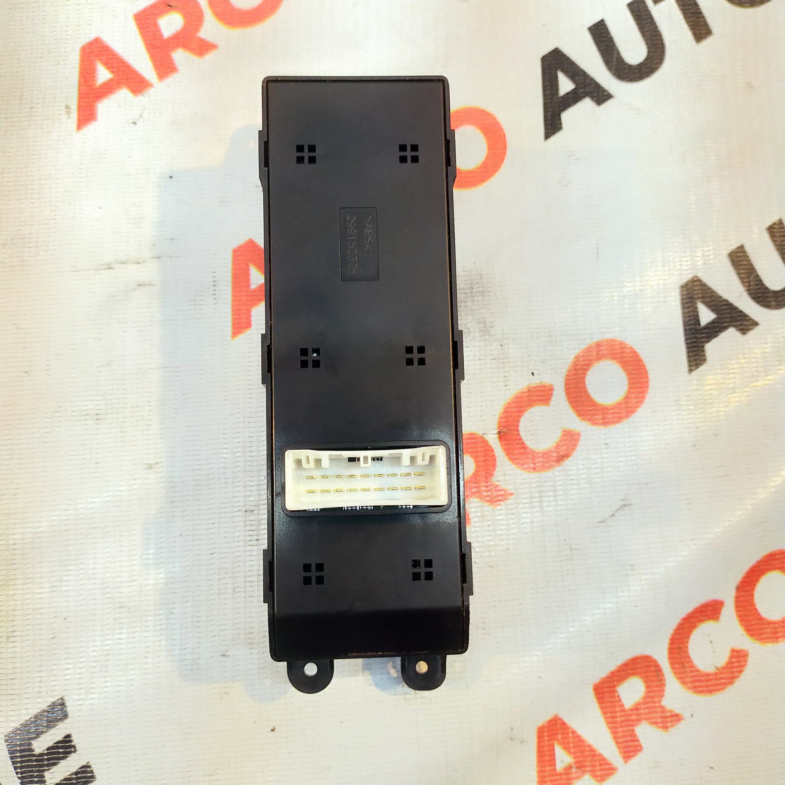POWER WINDOW SWITCH MAIN CRETA NON AUTO HYU 93570A00004X