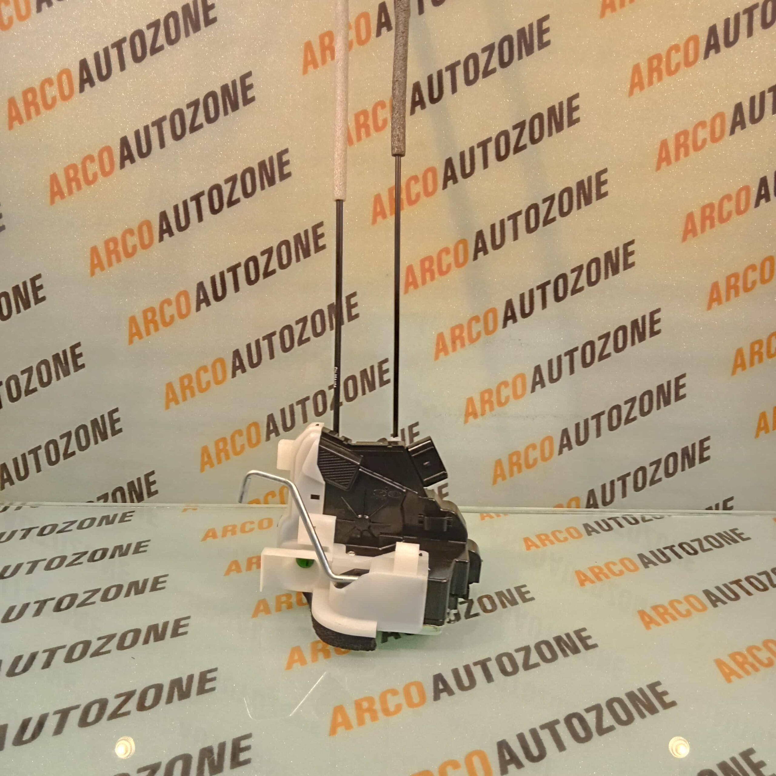 DOOR LATCH ELITE FRONT RIGHT HYU 81320C7020