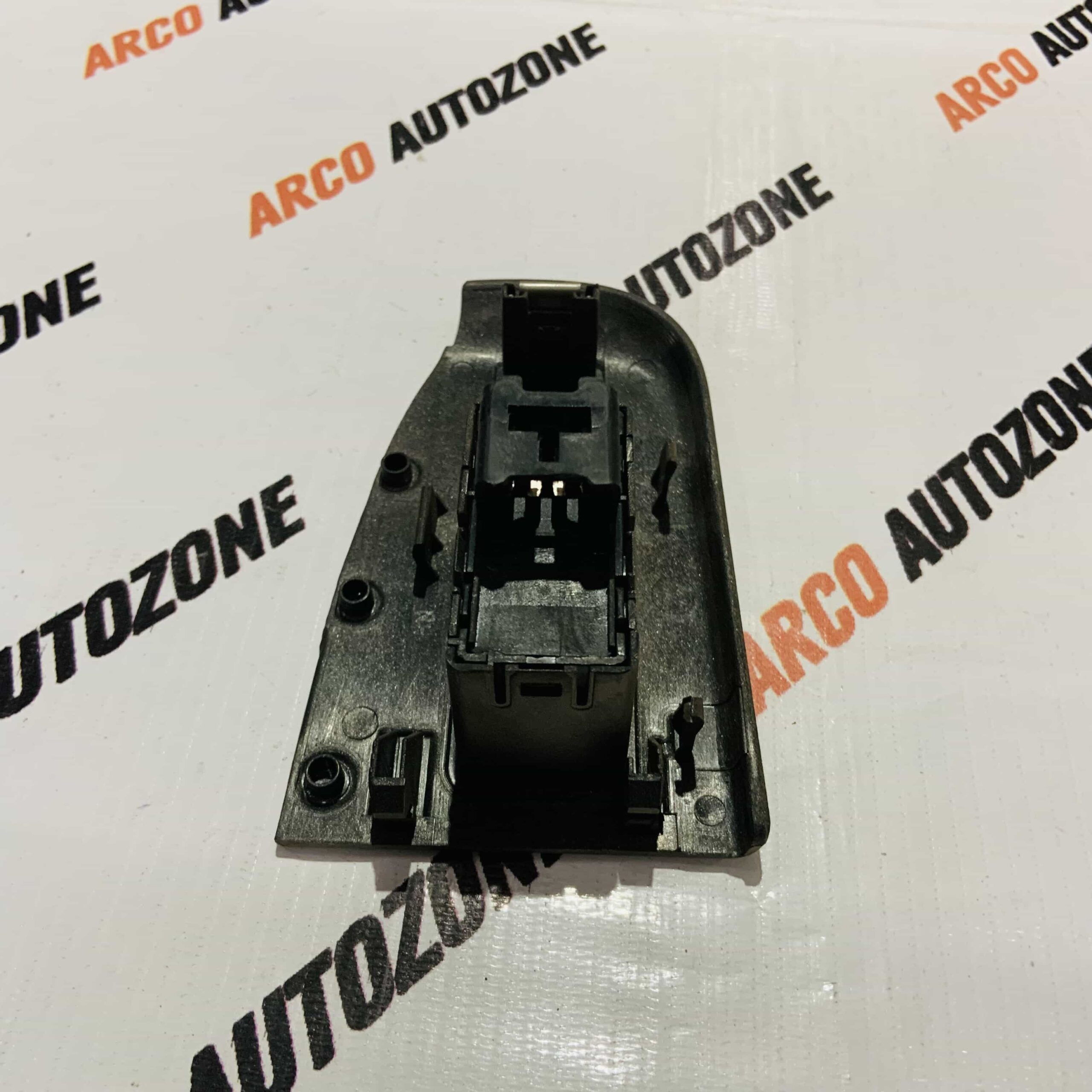 POWER WINDOW SWITCH SINGLE VISTA REAR RIGHT BEIGE