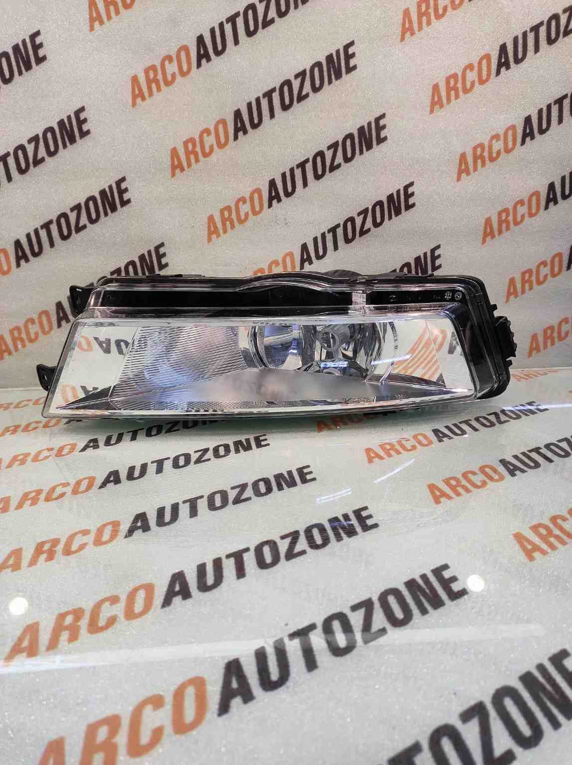 FOG LAMP RAPID RIGHT 2ND GEN CHR VW 5JA941700