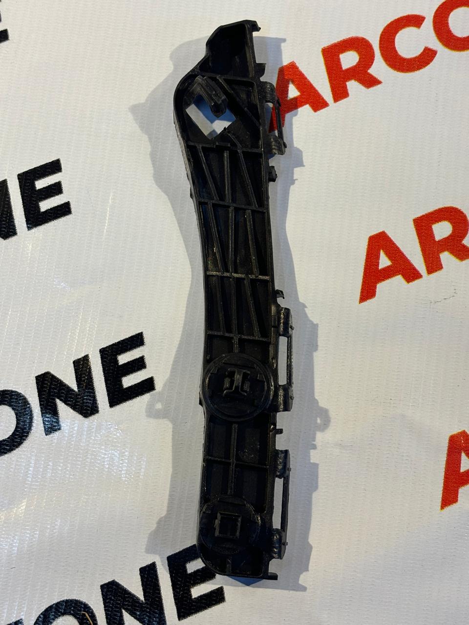 REAR BUMPER BRACKET ETIOS BIG RIGHT ACC TYD008124