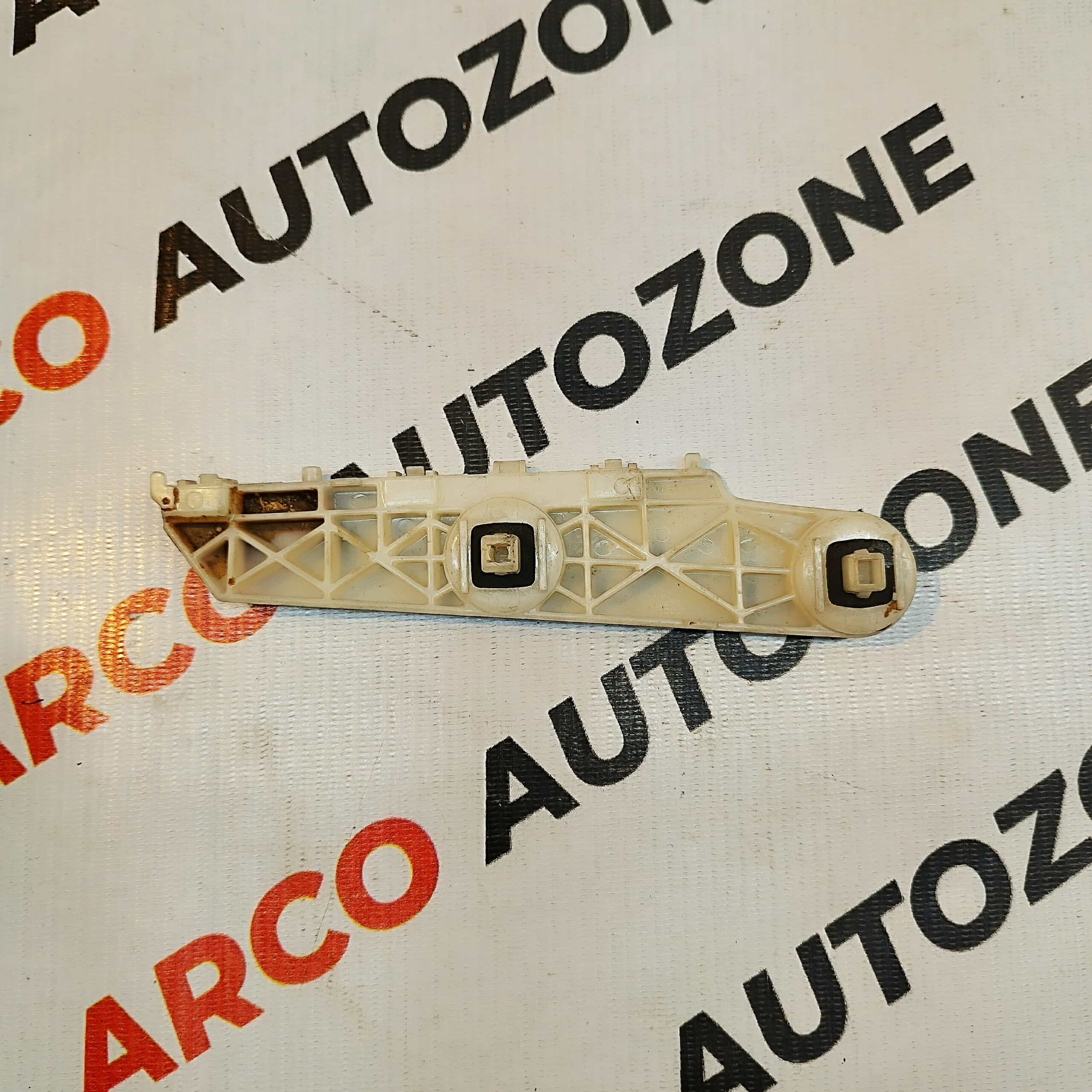 REAR BUMPER BRACKET SUNNY LEFT 852213BG0B