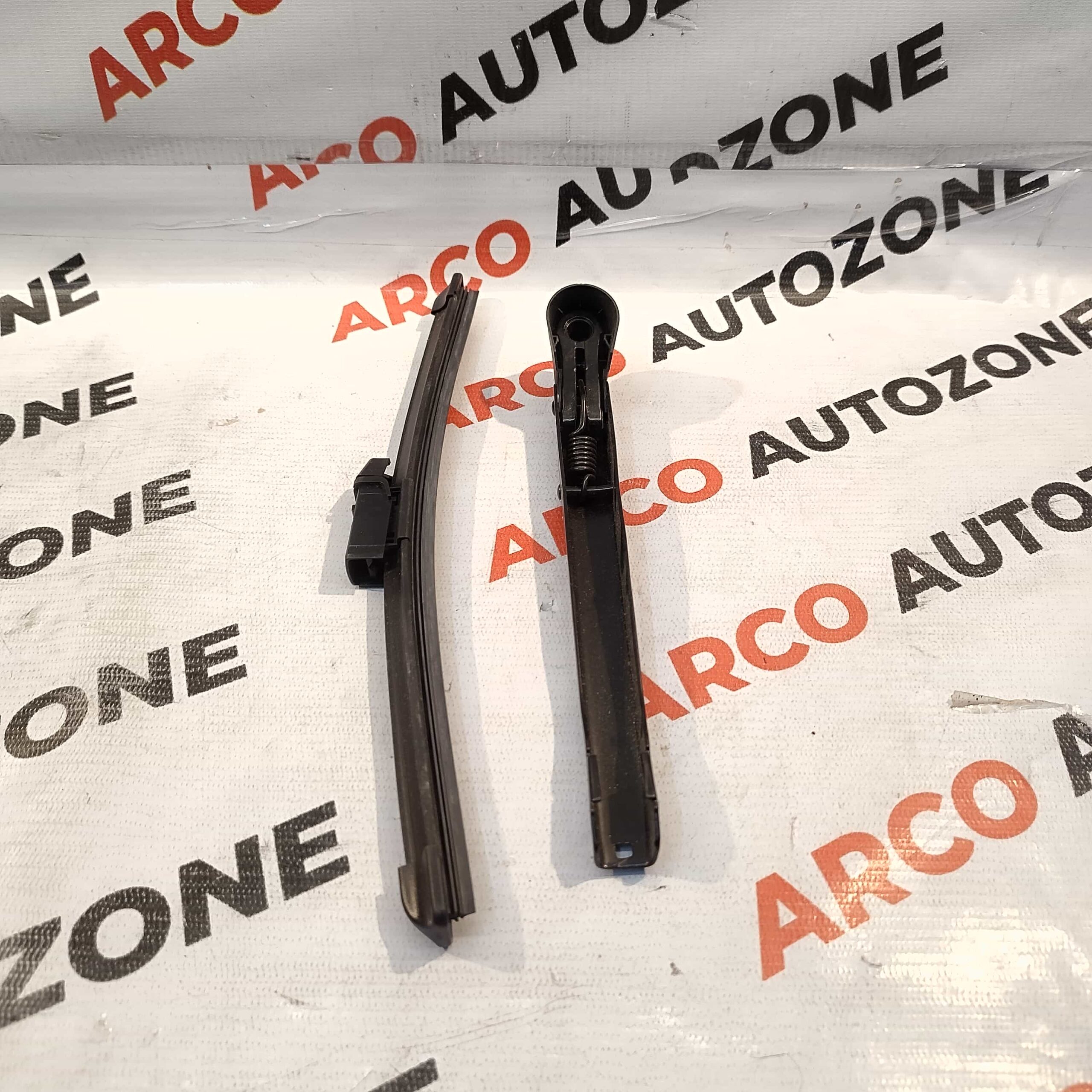 REAR WIPR ARM WITH BLADE I10 ALL