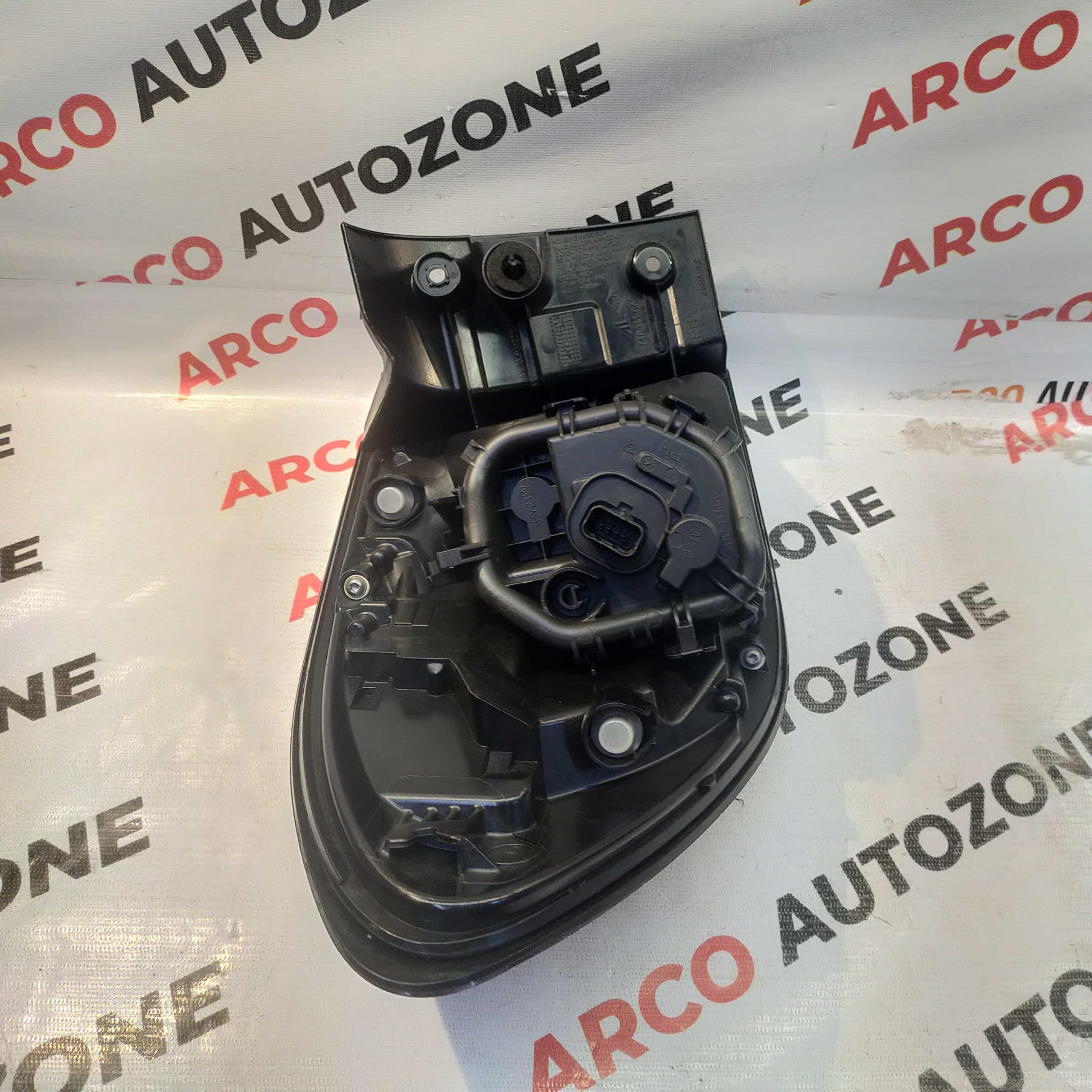 LIGHTING TAIL LIGHT CAPTURE RIGHT LOT X