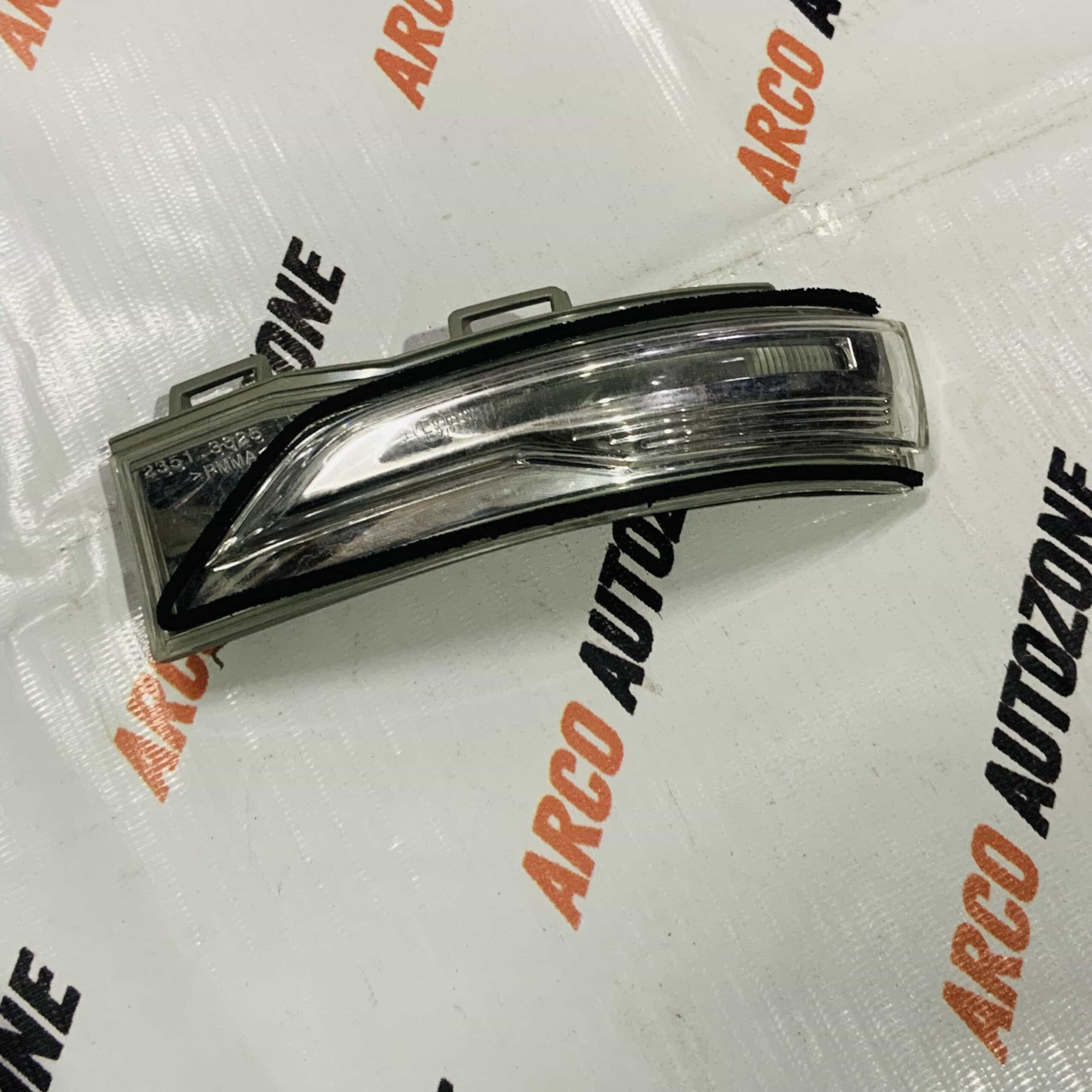 SIDE MIRROR INDICATOR XUV300 XUV700 LEFT