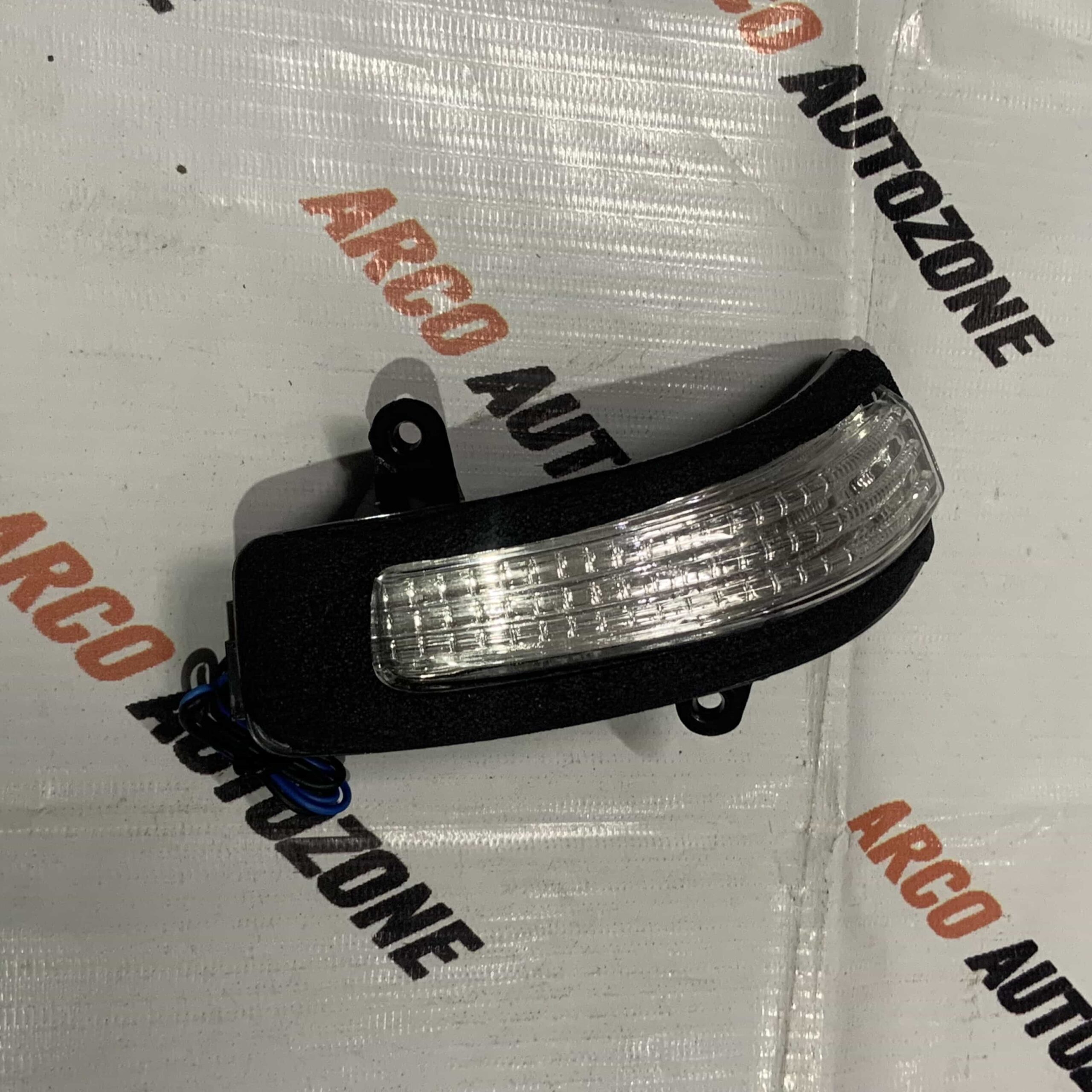 SIDE MIRROR INDICATOR SWIFT 18 DZIRE 18 WAGONR 19 CELERIO 20 CIAZ RIGHT IND