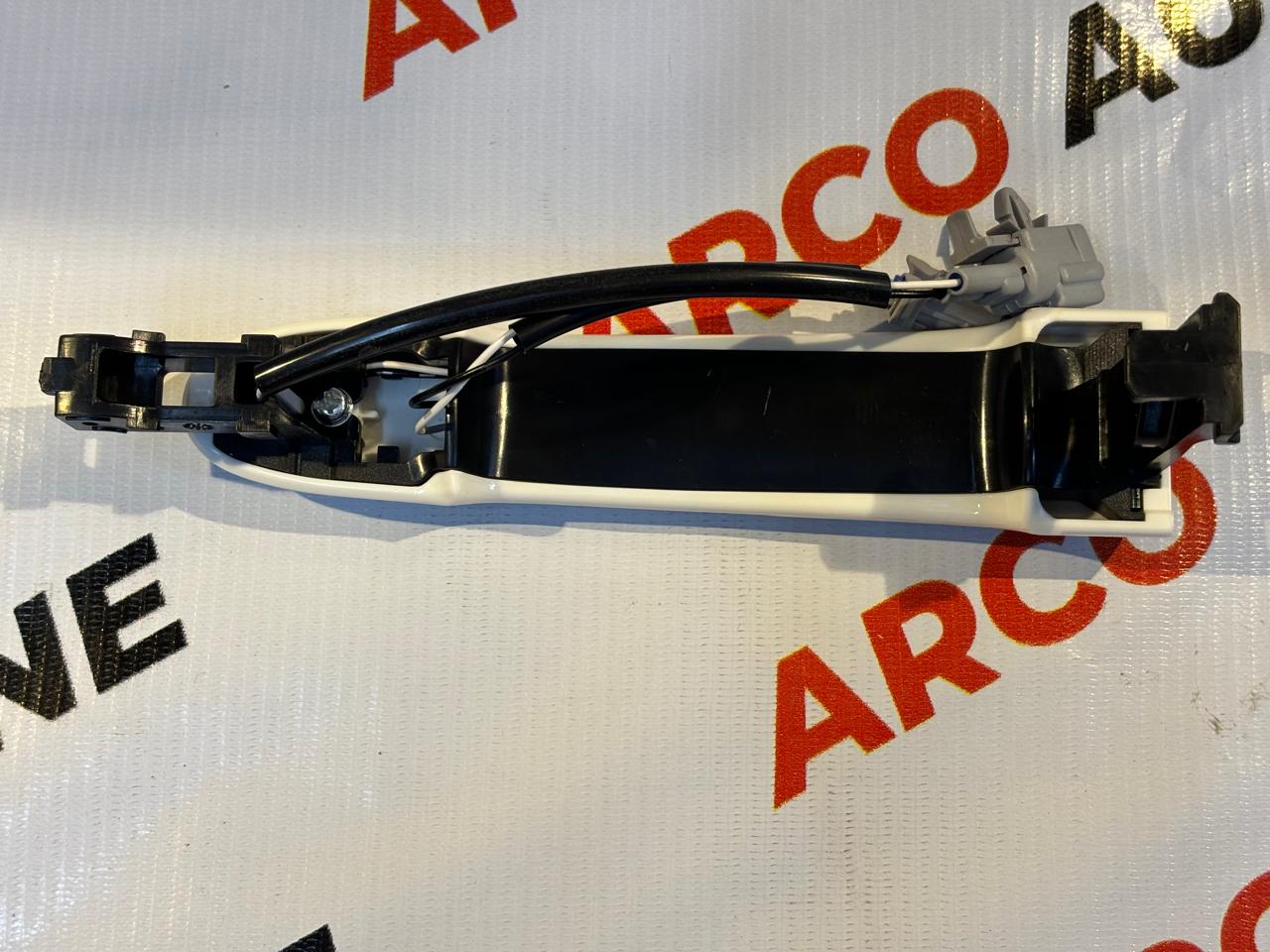OUTER HANDLE MICRA FRONT RIGHT WITH SEN PAINT 806B01KK0D