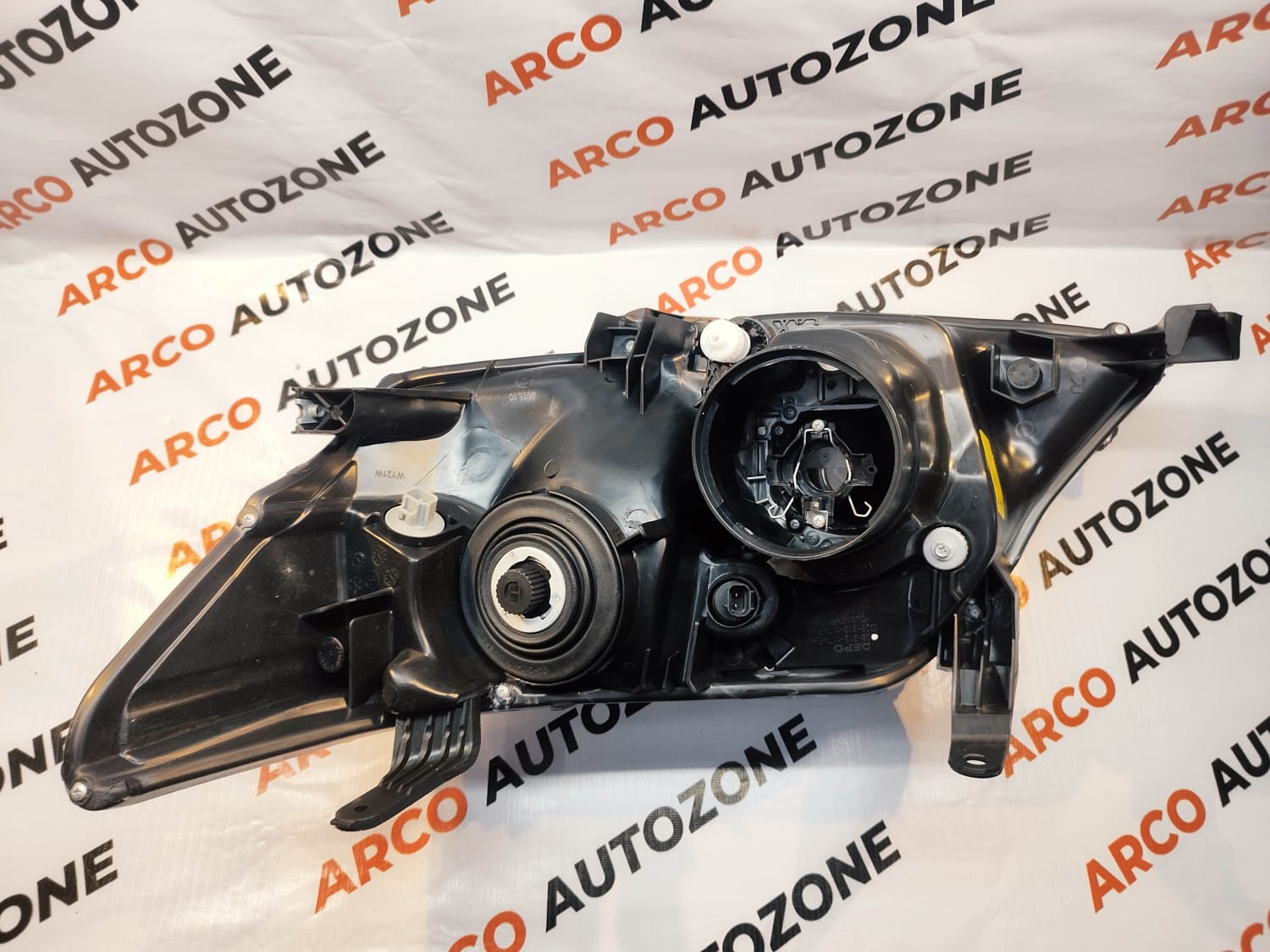 LIGHTING HEAD LIGHT FORTUNER T2 RIGHT DEPO 21211T4RLDHM2