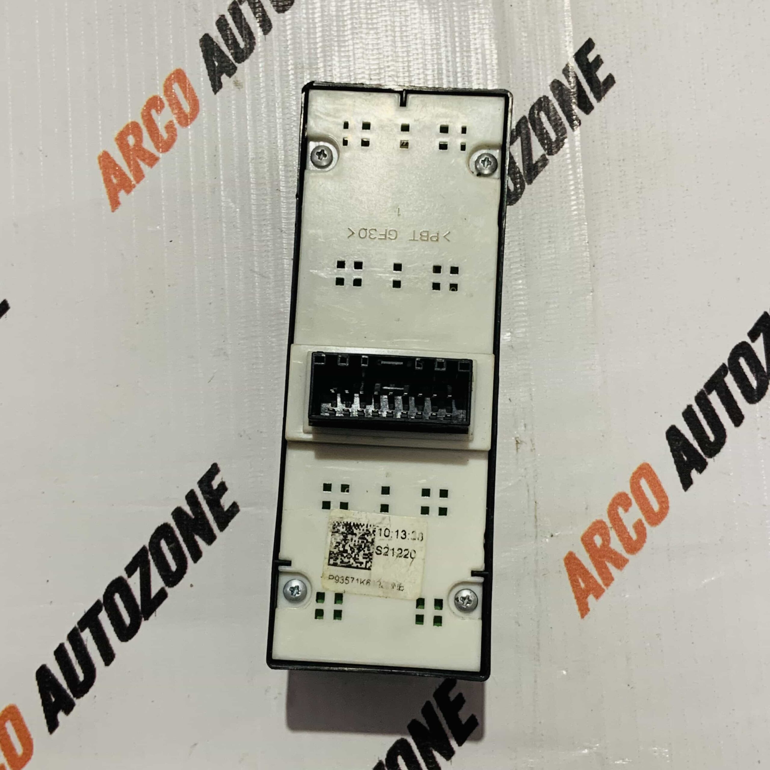 POWER WINDOW SWITCH MAIN VENUE SONET LOT 95371K6120NNB