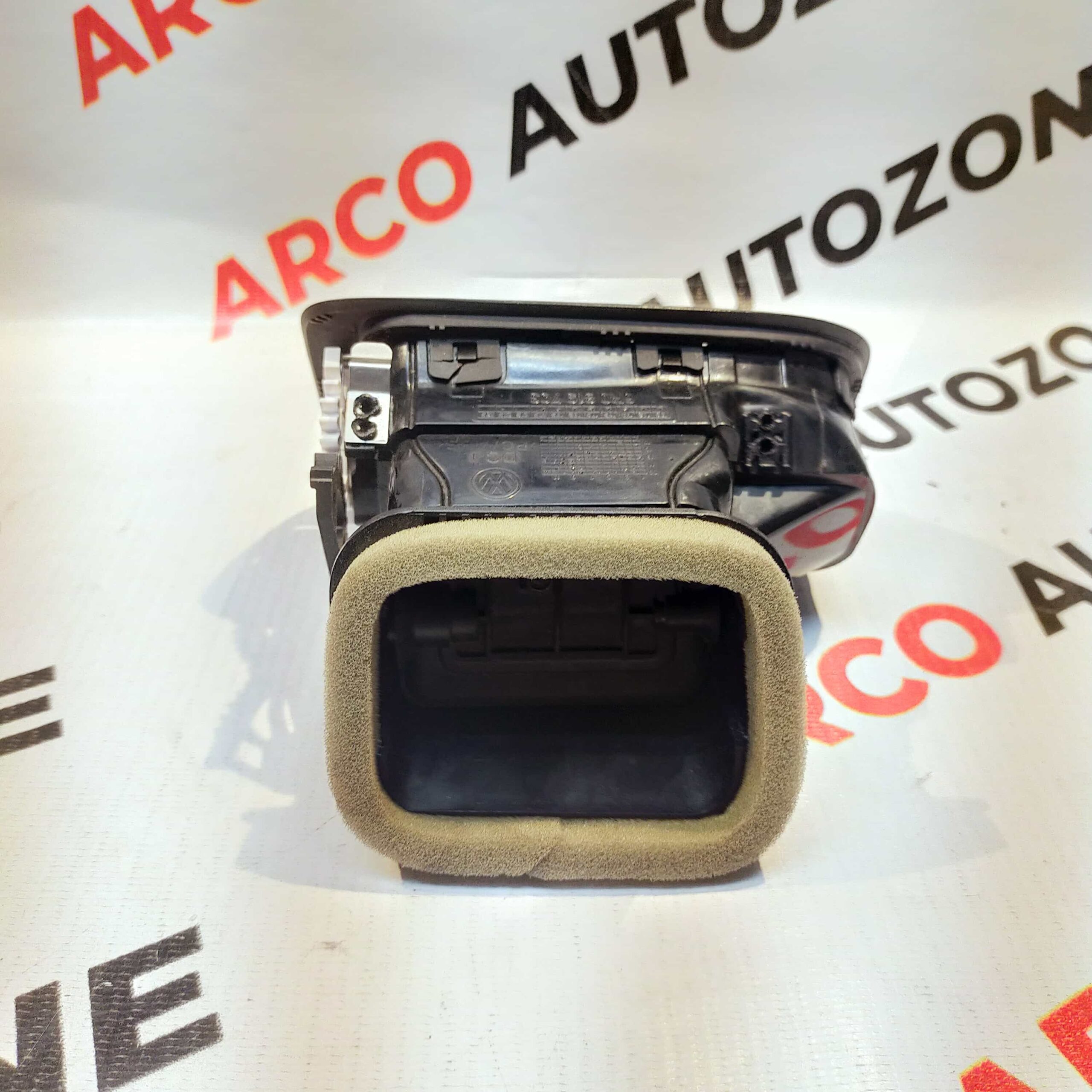 AC VENT POLO VENTO RAPID BLACK LEFT 6R0819703ALWMV