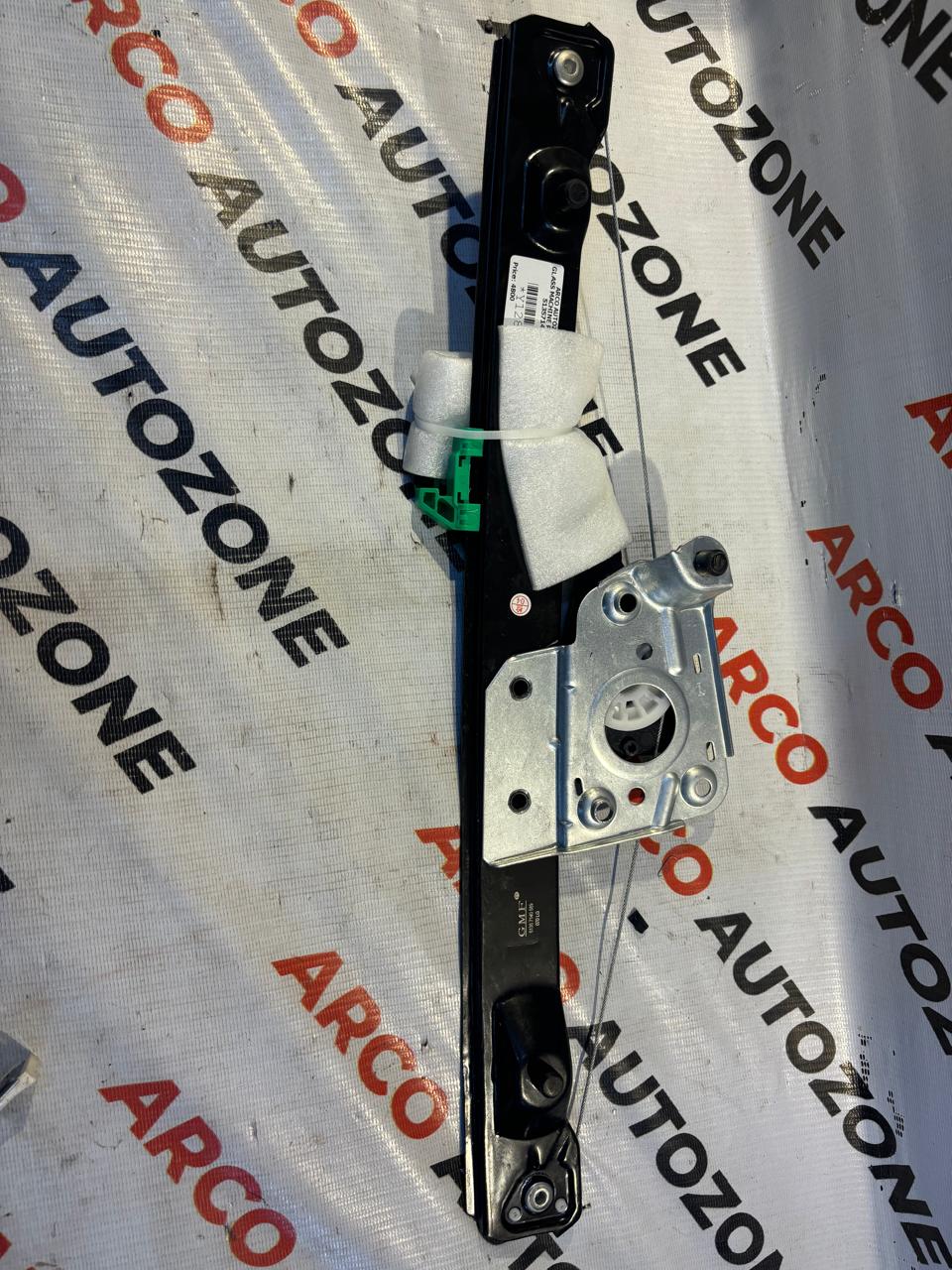 GLASS MACHINE REAR LEFT BMW E90 51357140589