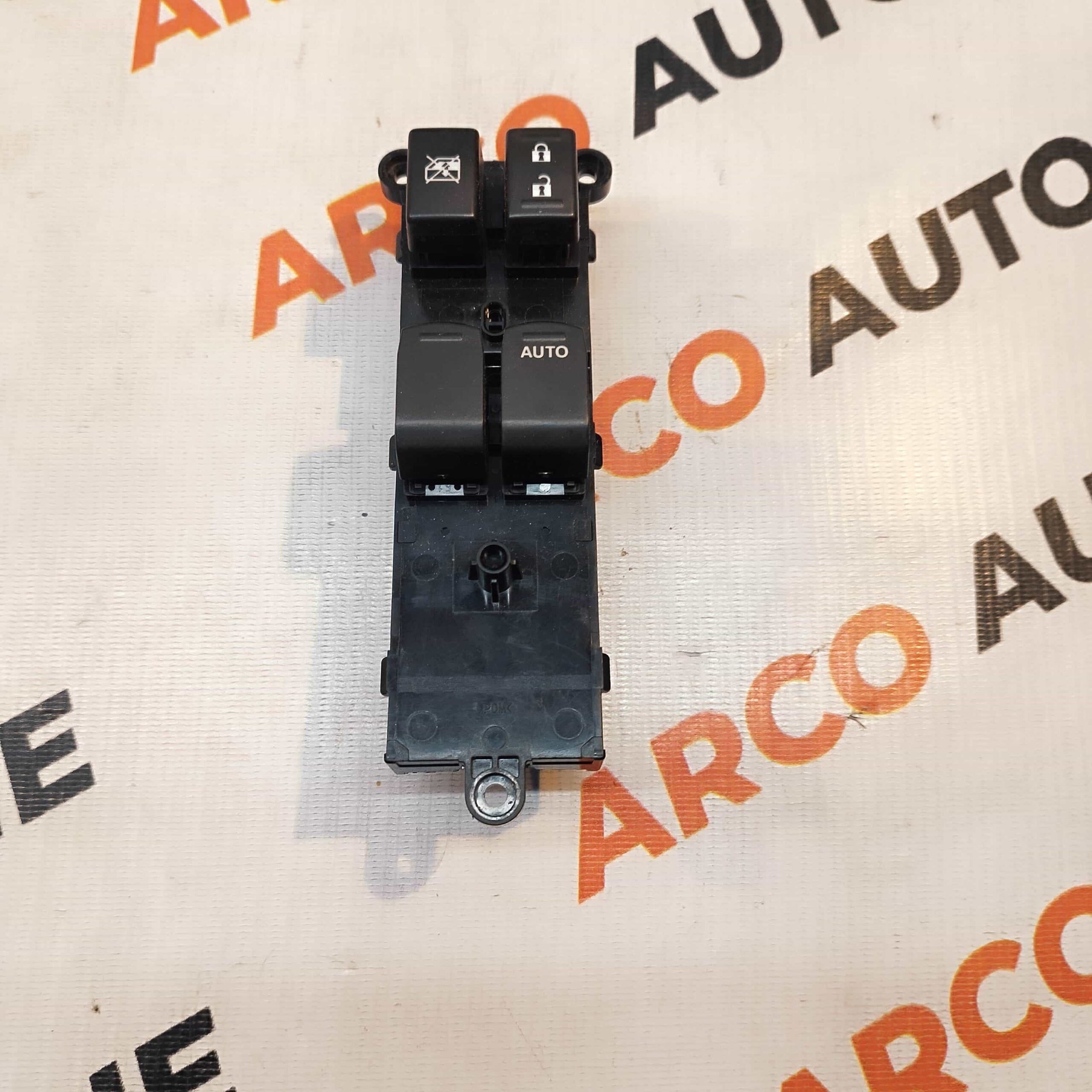 POWER WINDOW SWITCH MAIN BALENO 2 DOOR