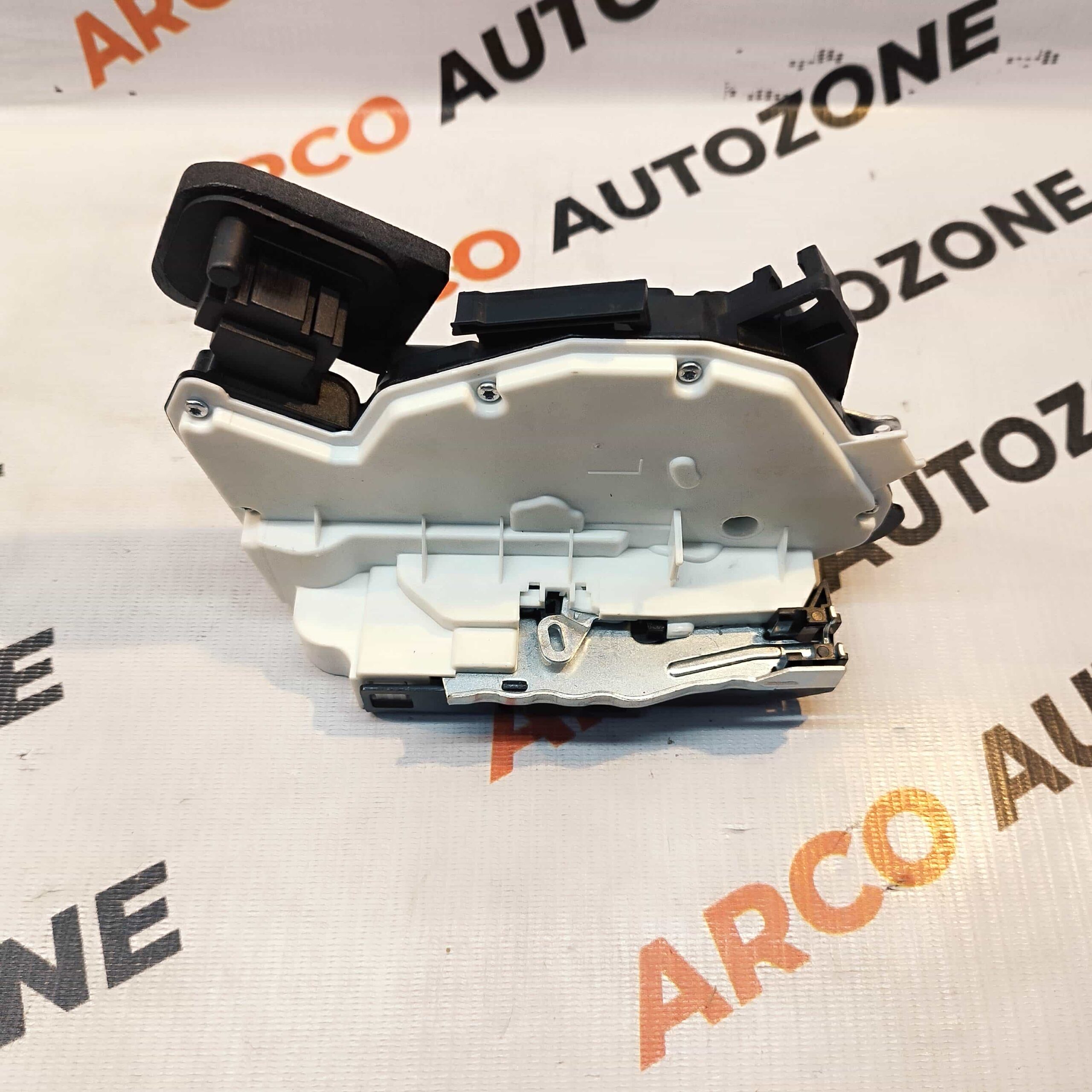 DOOR LATCH POLO VENTO REAR RIGHT VW 5K4839016F
