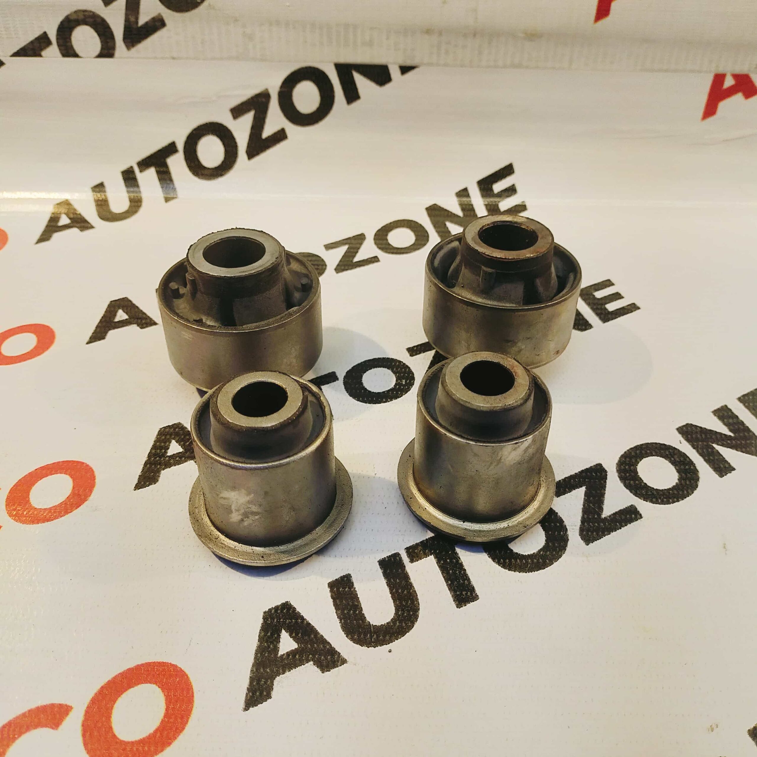 FRONT BUSH KIT TRIBER MAGNITE SET OF 4 STRAKE 653151
