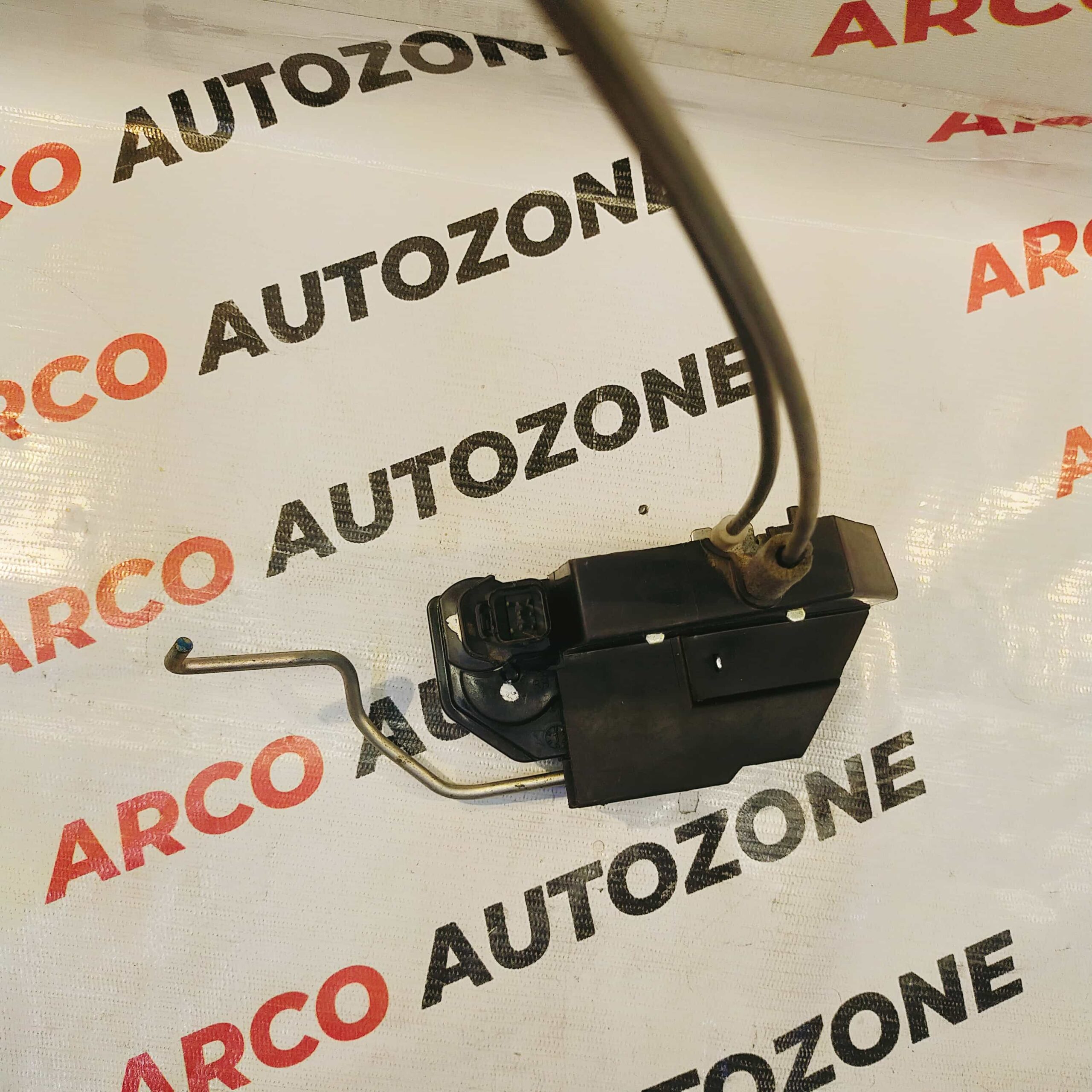 DOOR LATCH I10 REAR RIGHT HYU 814200X121