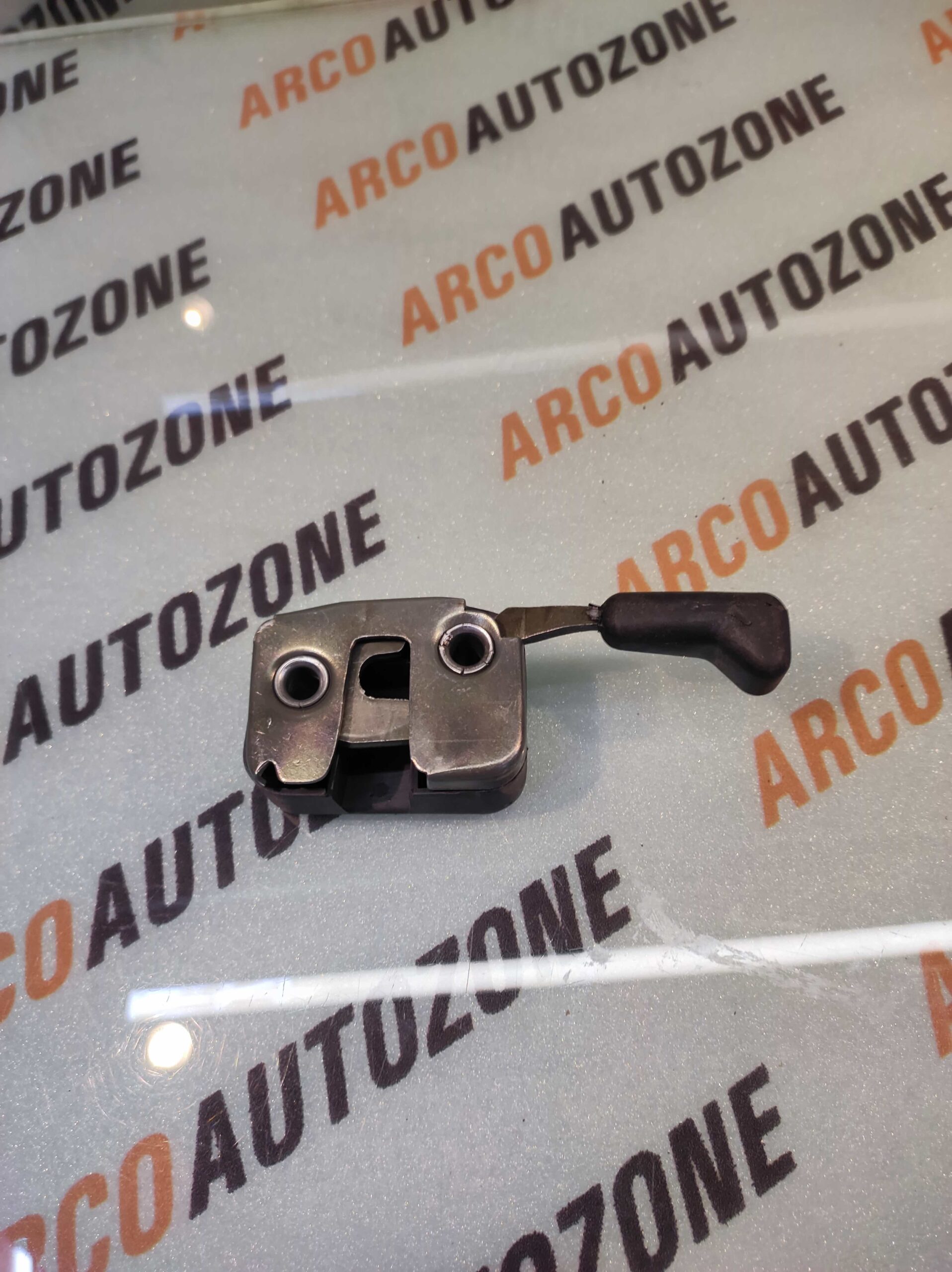 REAR SEAT LOCK INDICA RIGHT ORE 5183R