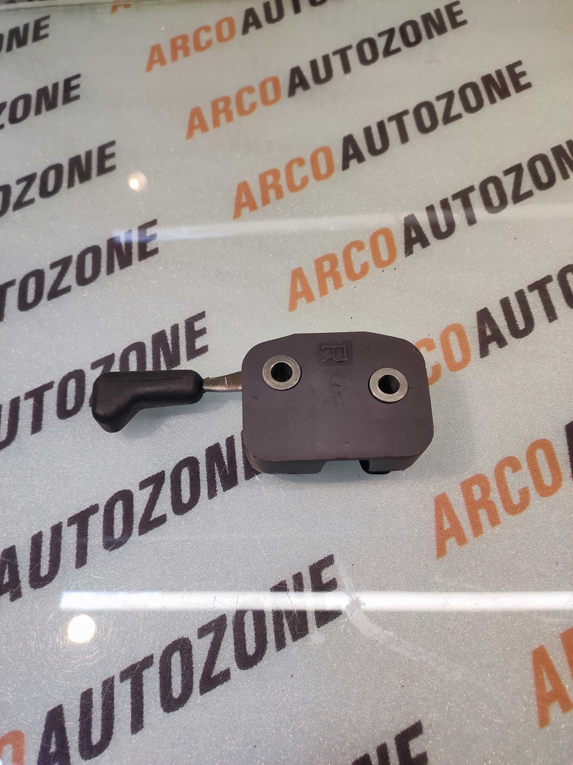 REAR SEAT LOCK INDICA RIGHT ORE 5183R