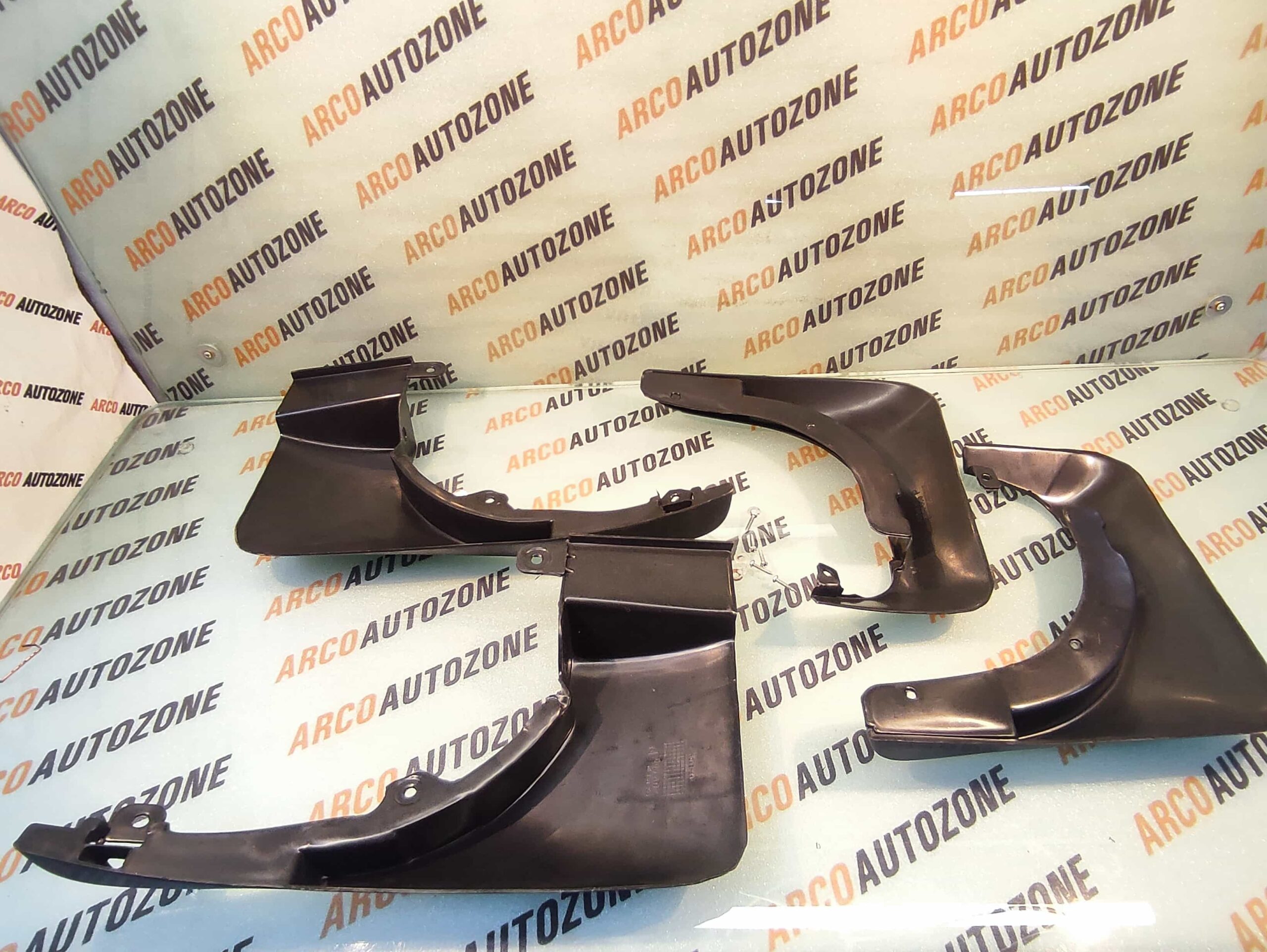 MUD FLAP XUV500 SKI