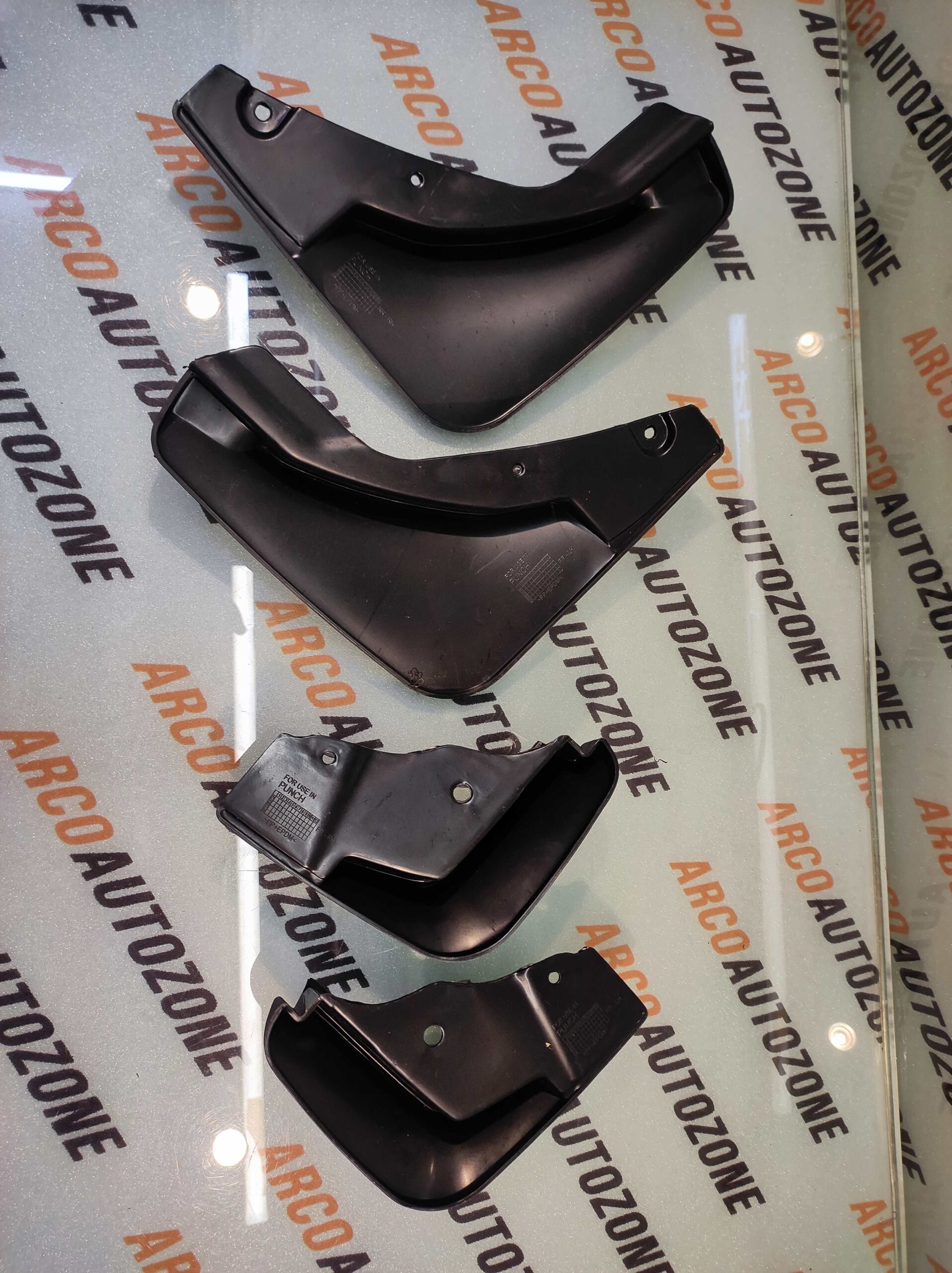 MUD FLAP PUNCH SKI