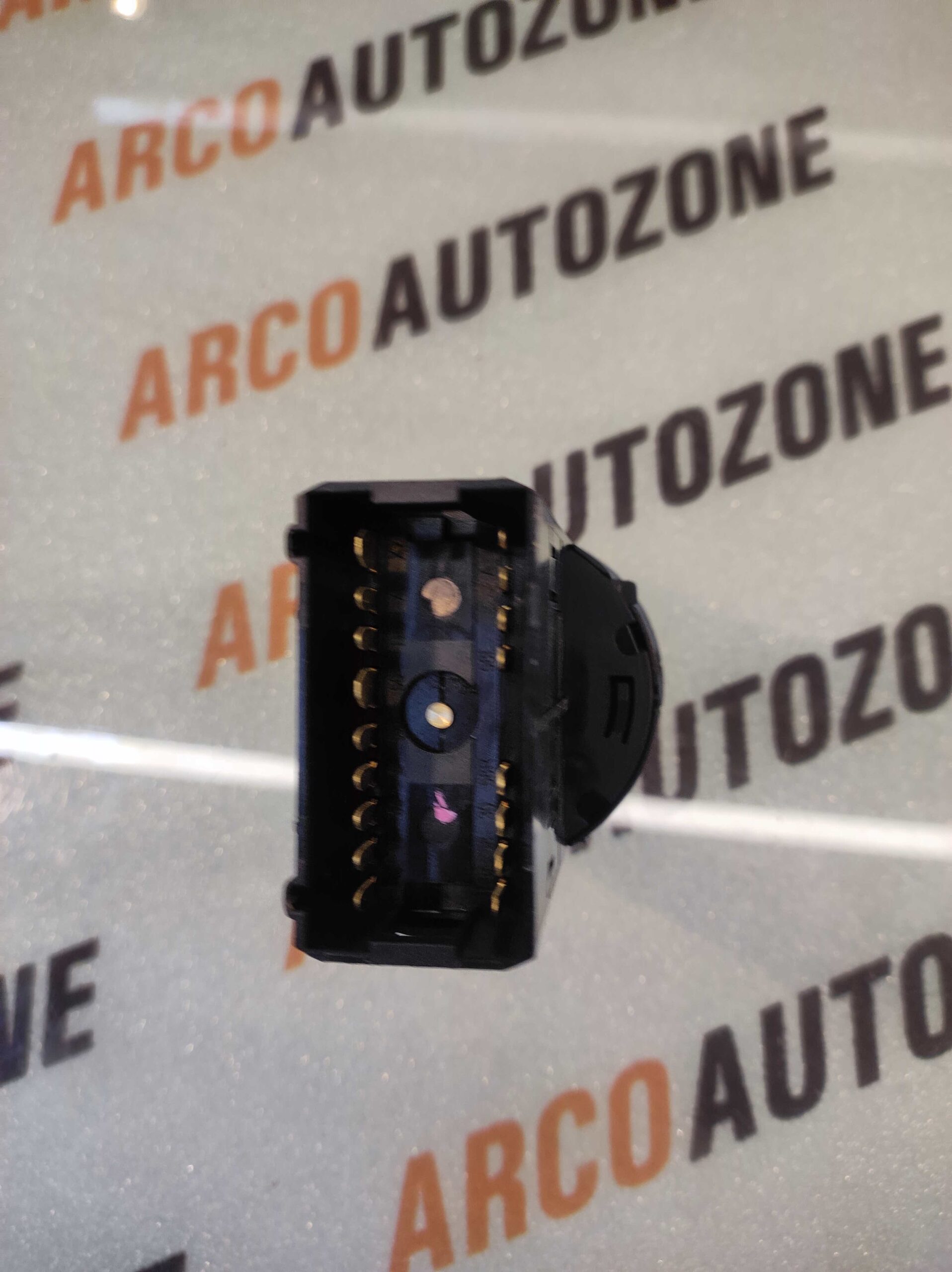 HEAD LIGHT SWITCH