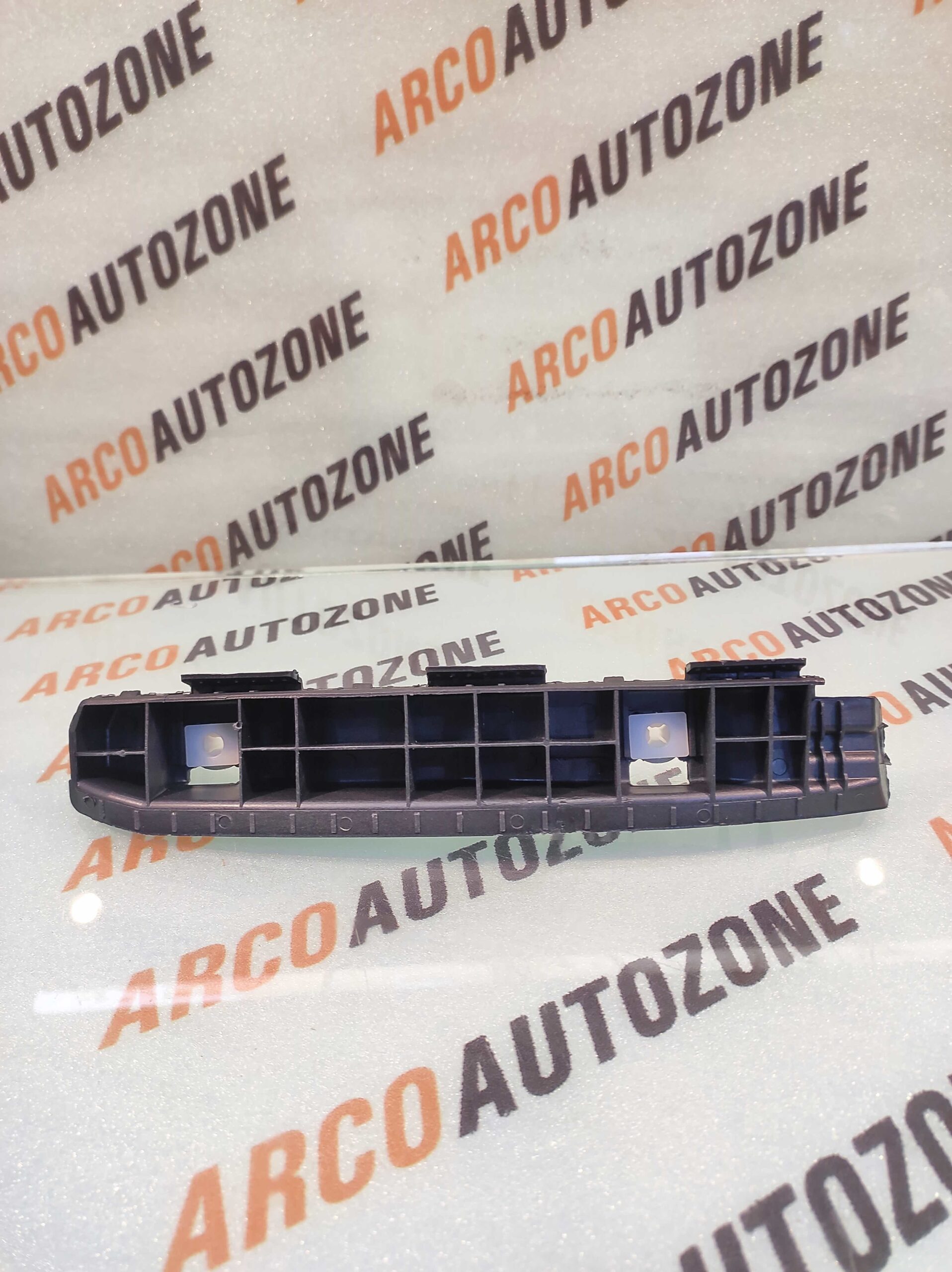 REAR BUMPER BRACKET I20 T1 T2 LEFT HYU 866131J500