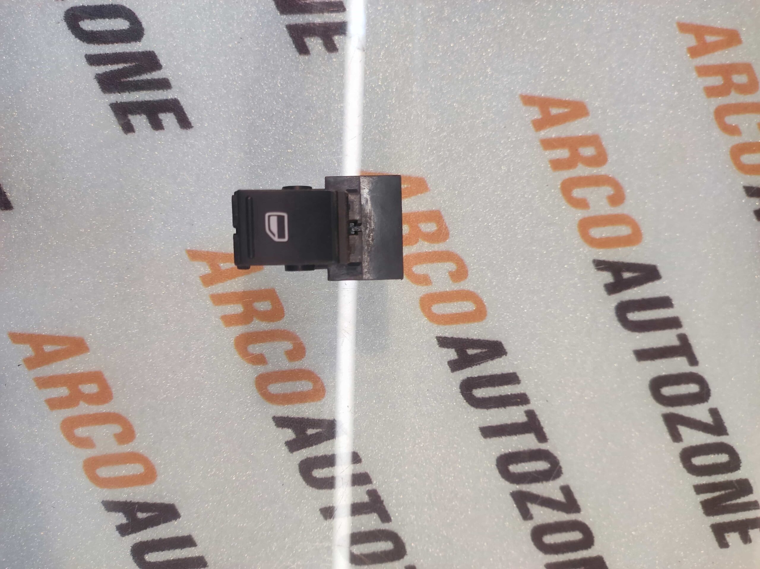 POWER WINDOW SWITCH SINGLE POLO 4 PIN NEW