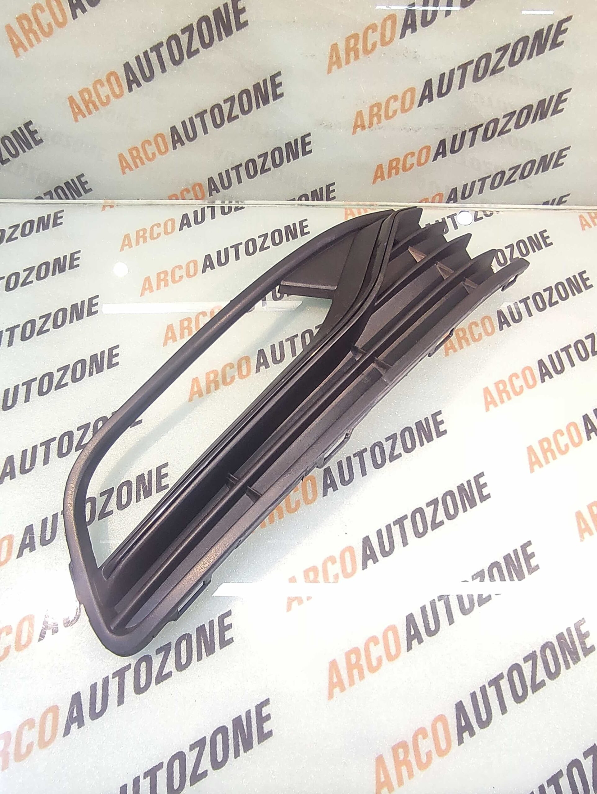 FOG LAMP COVER POLO T2 RIGHT BLACK HOLE