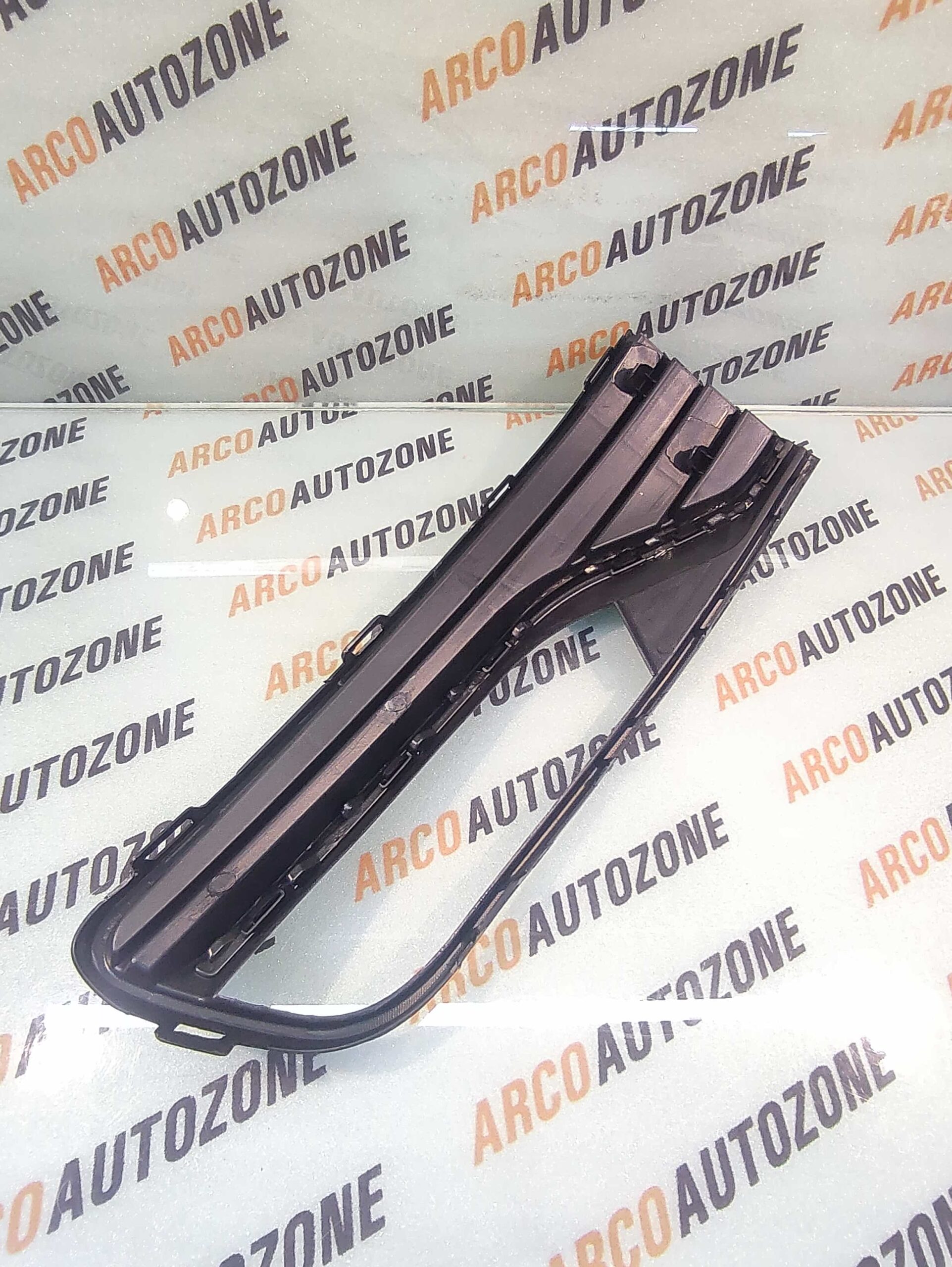 FOG LAMP COVER POLO T2 RIGHT BLACK HOLE