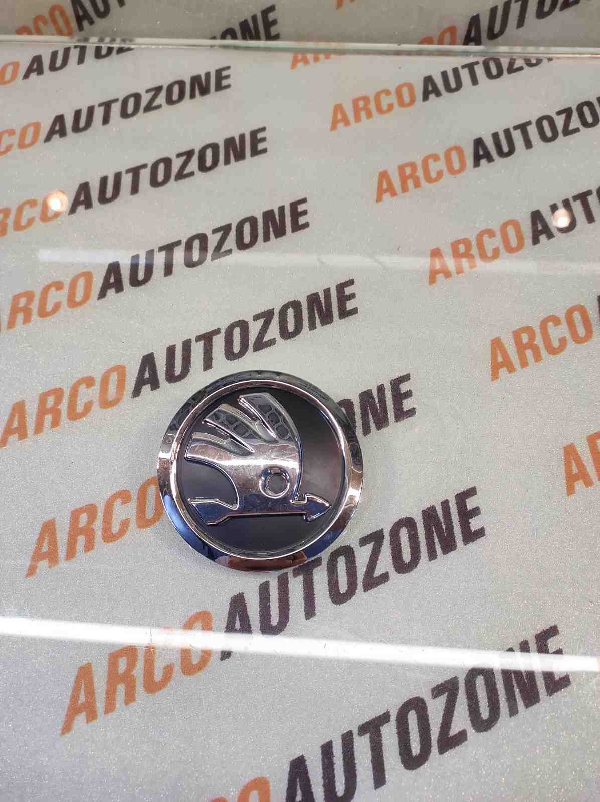 FRONT GRILL LOGO SKODA OCTAVIA RAPID NM 9 CM ROUND