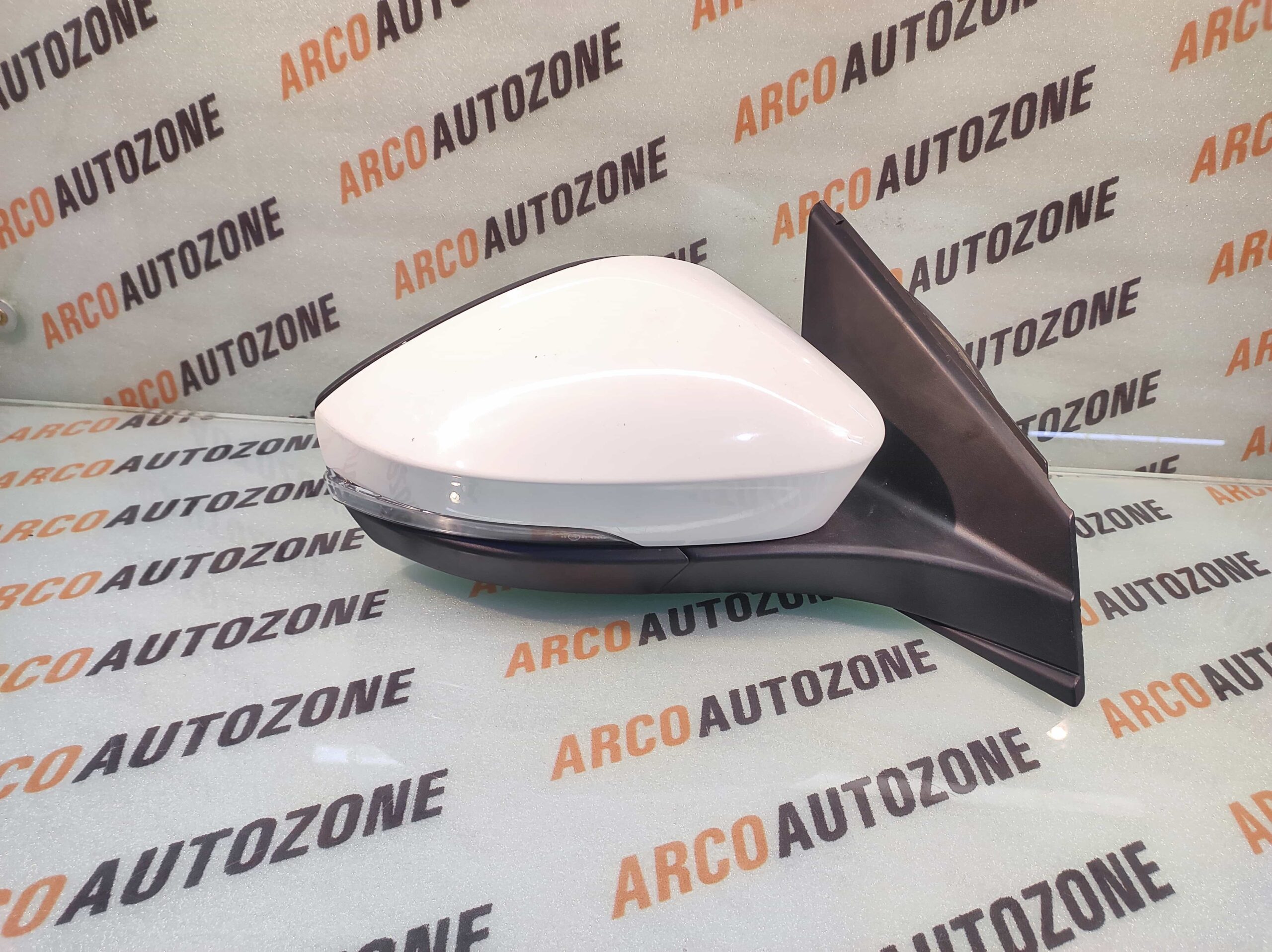 SIDE MIRROR RIGHT VIRTUS SLAVIA 7 WIRE USED