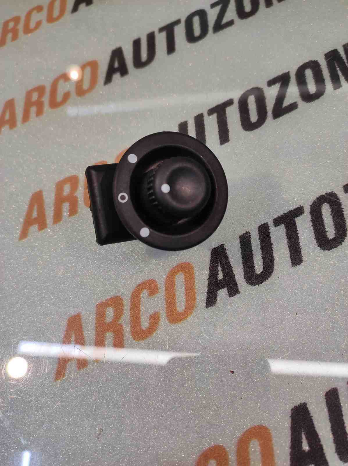 SIDE MIRROR SWITCH DUSTER TERRANO NON AUTOFOLD 7 PIN 255704649R