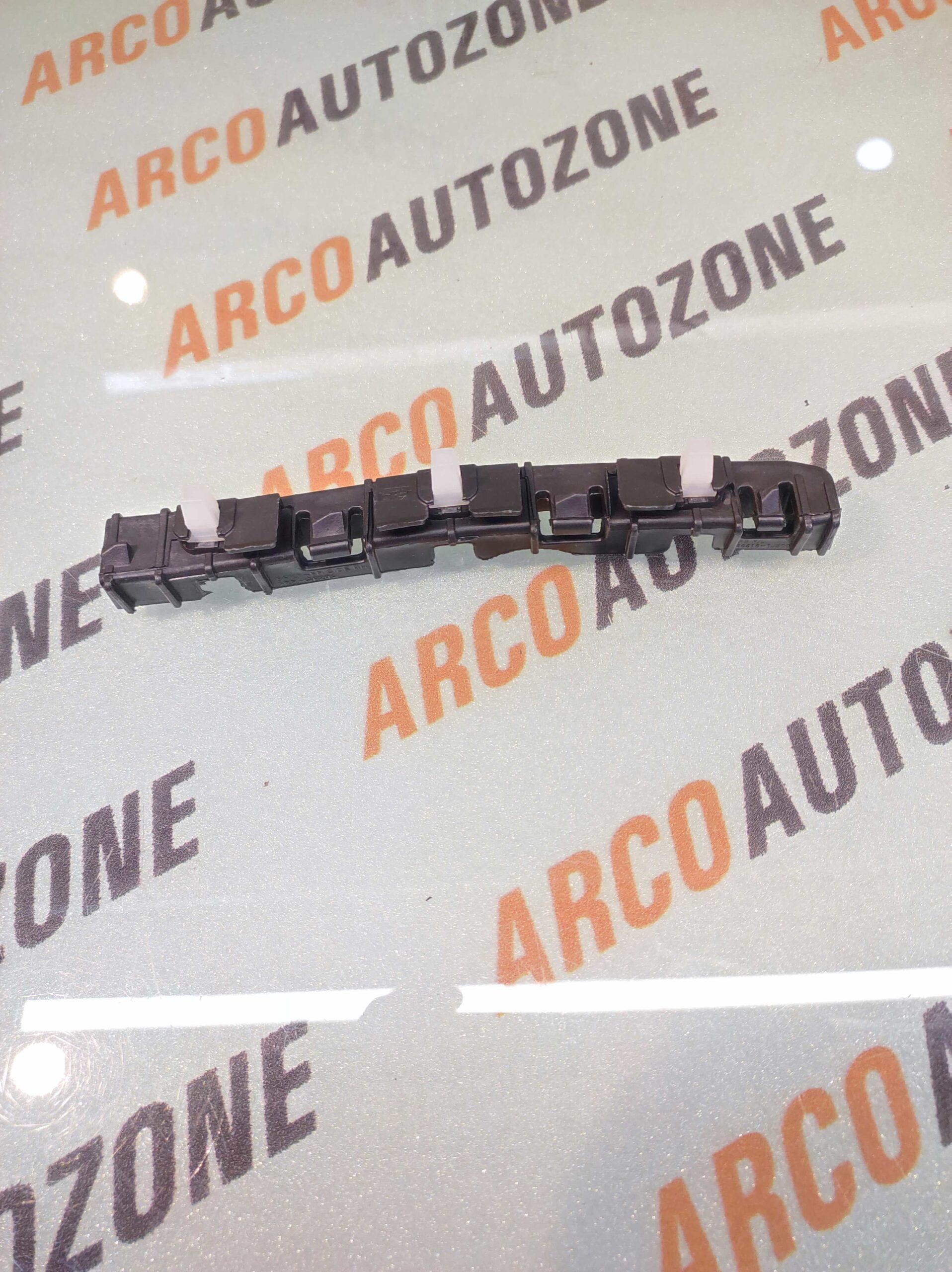 FRONT BUMPER BRACKET I20 T2 RIGHT HYU 865141J500